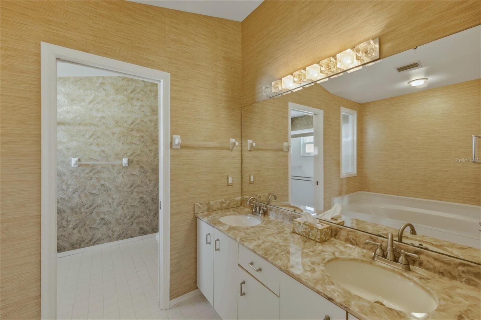 IRONWOOD VILLAS - Residential