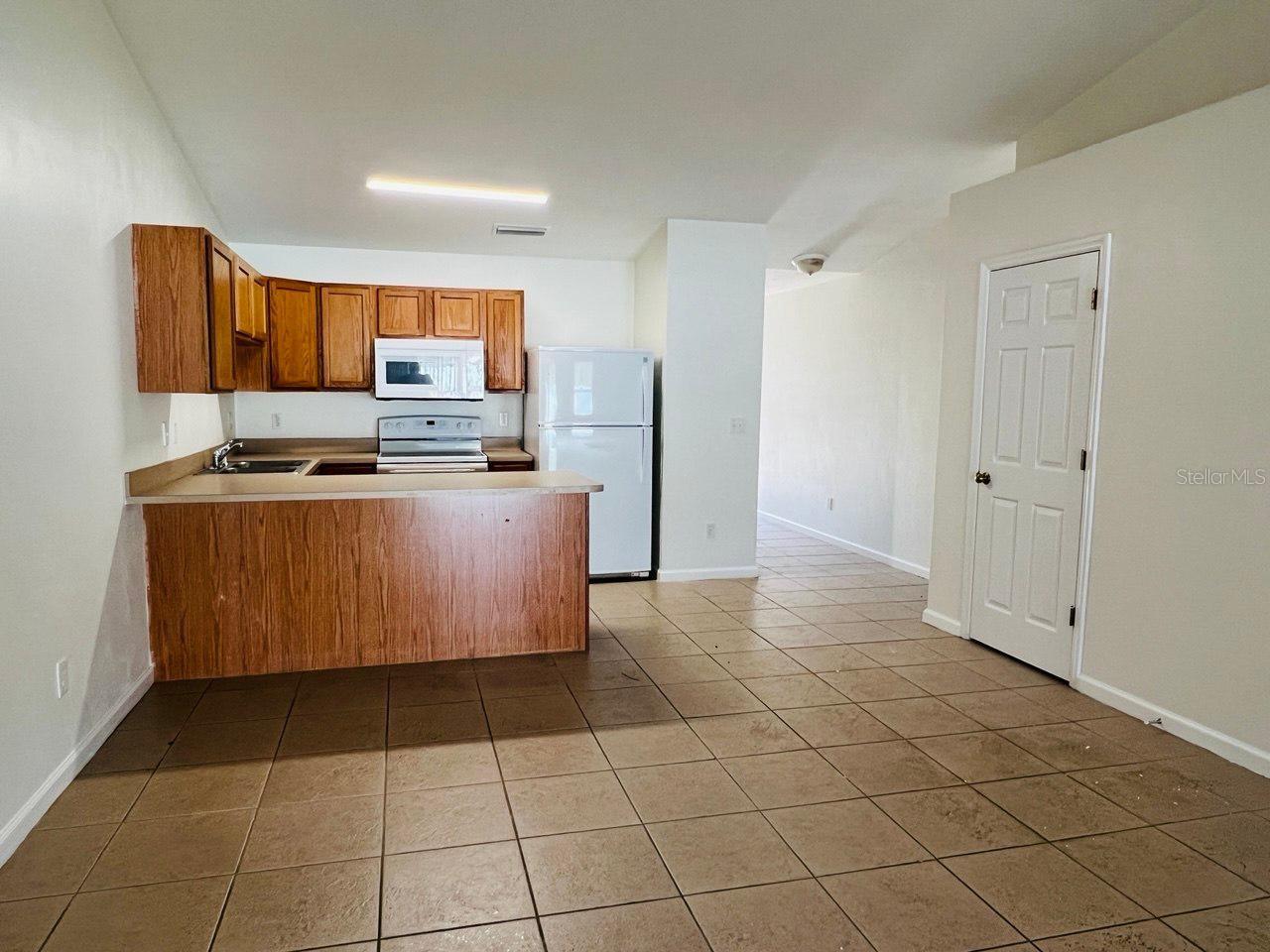 4 SERENADE PLACE A