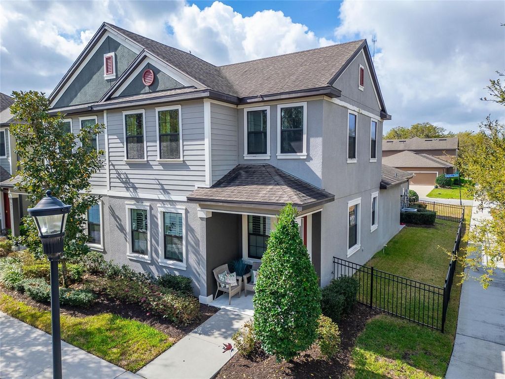 Photo of 5601 Kingsley Corner Way, Lithia, FL 33547 (MLS # TB8486569)