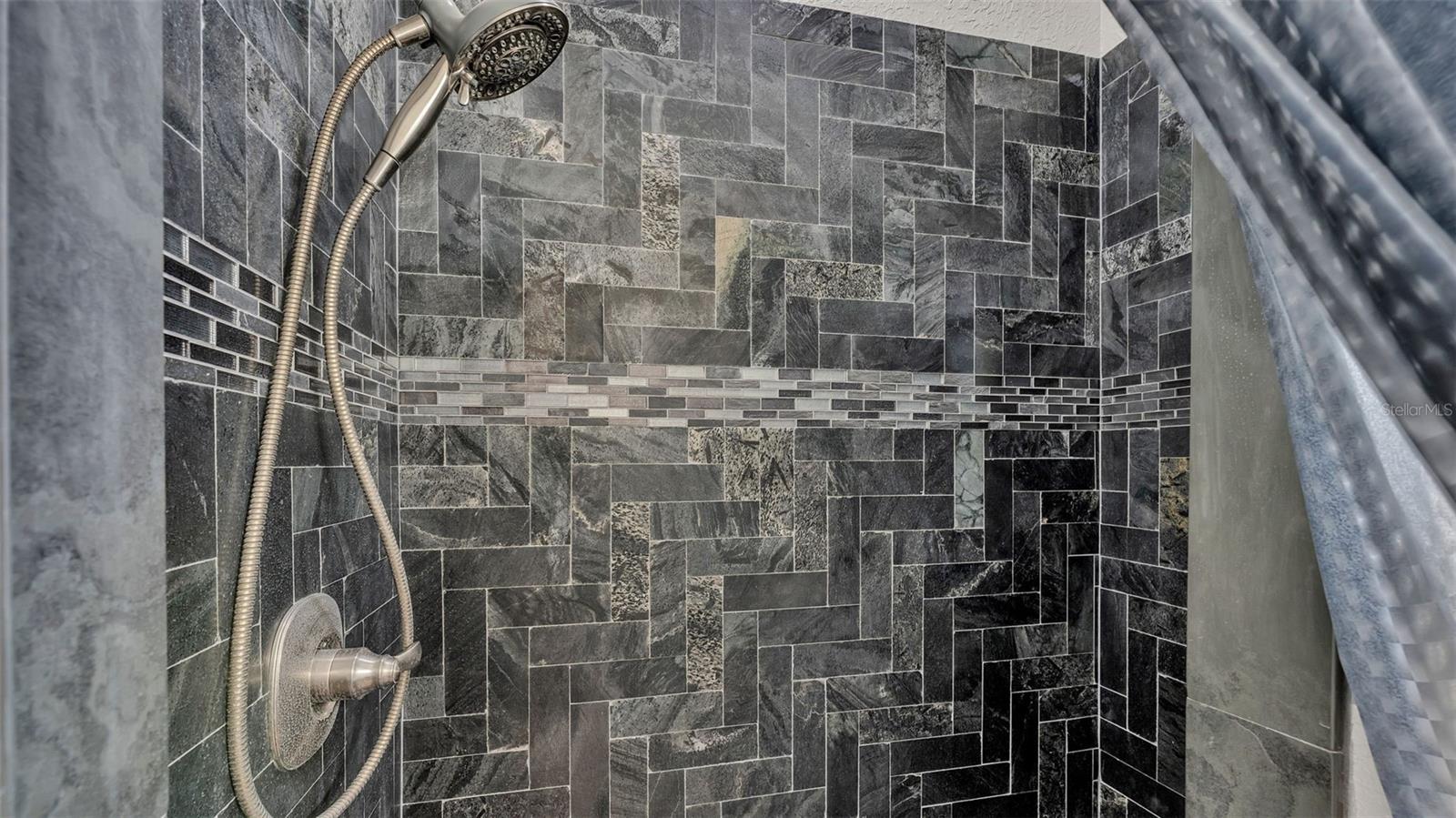 BAY LAKE RESIDENCE - Land