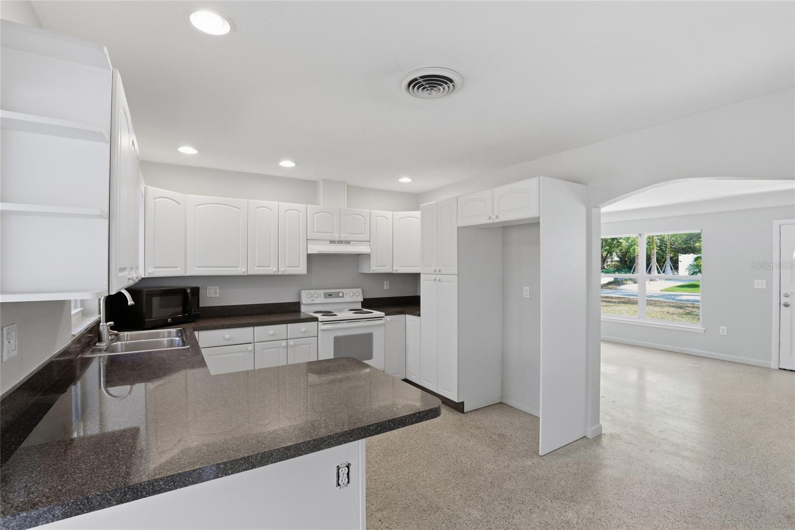 SOUTH GATE - Residential