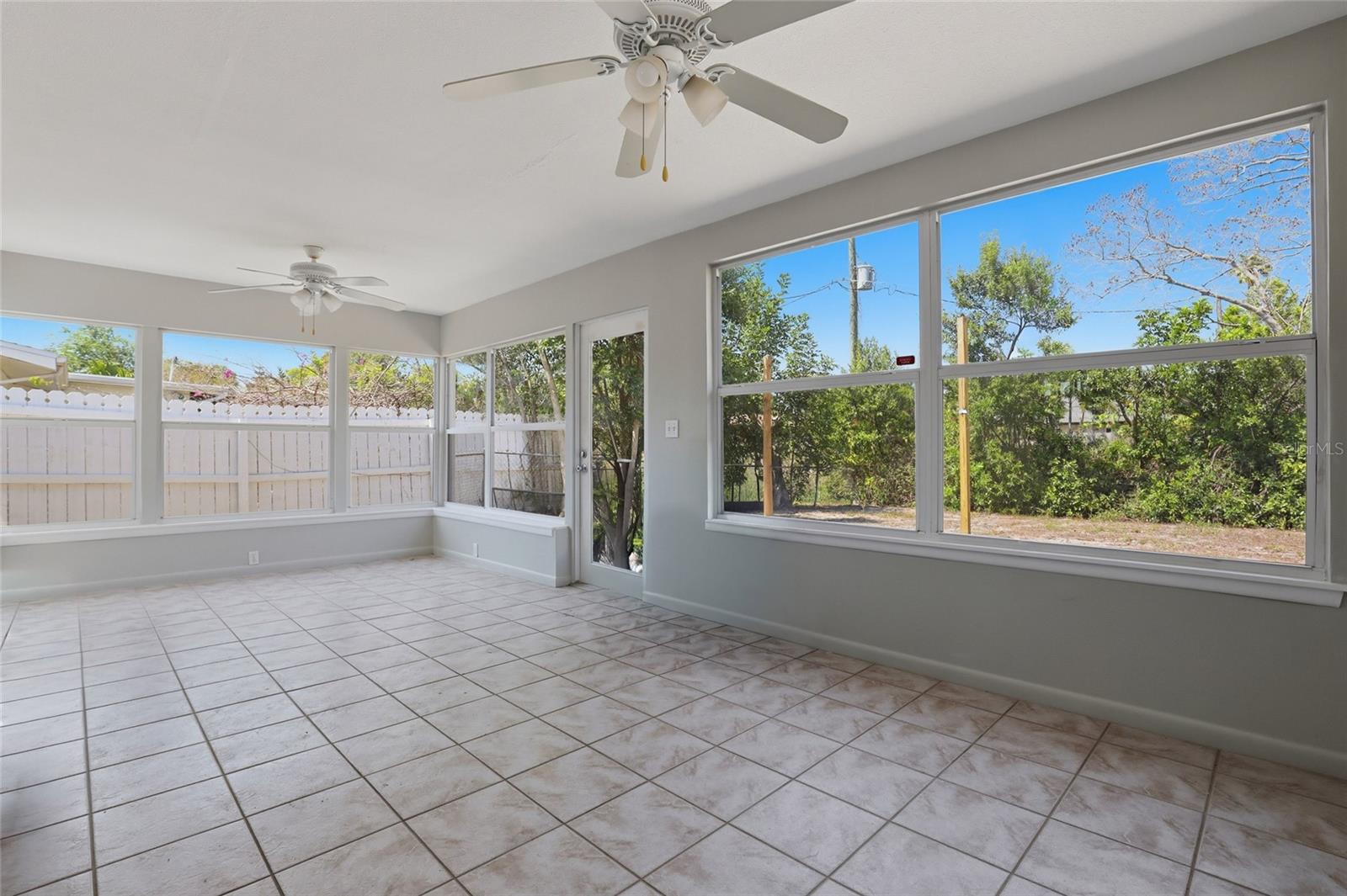 SOUTH GATE - Residential