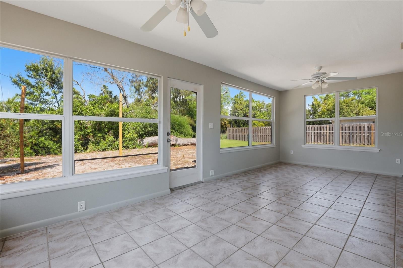 SOUTH GATE - Residential