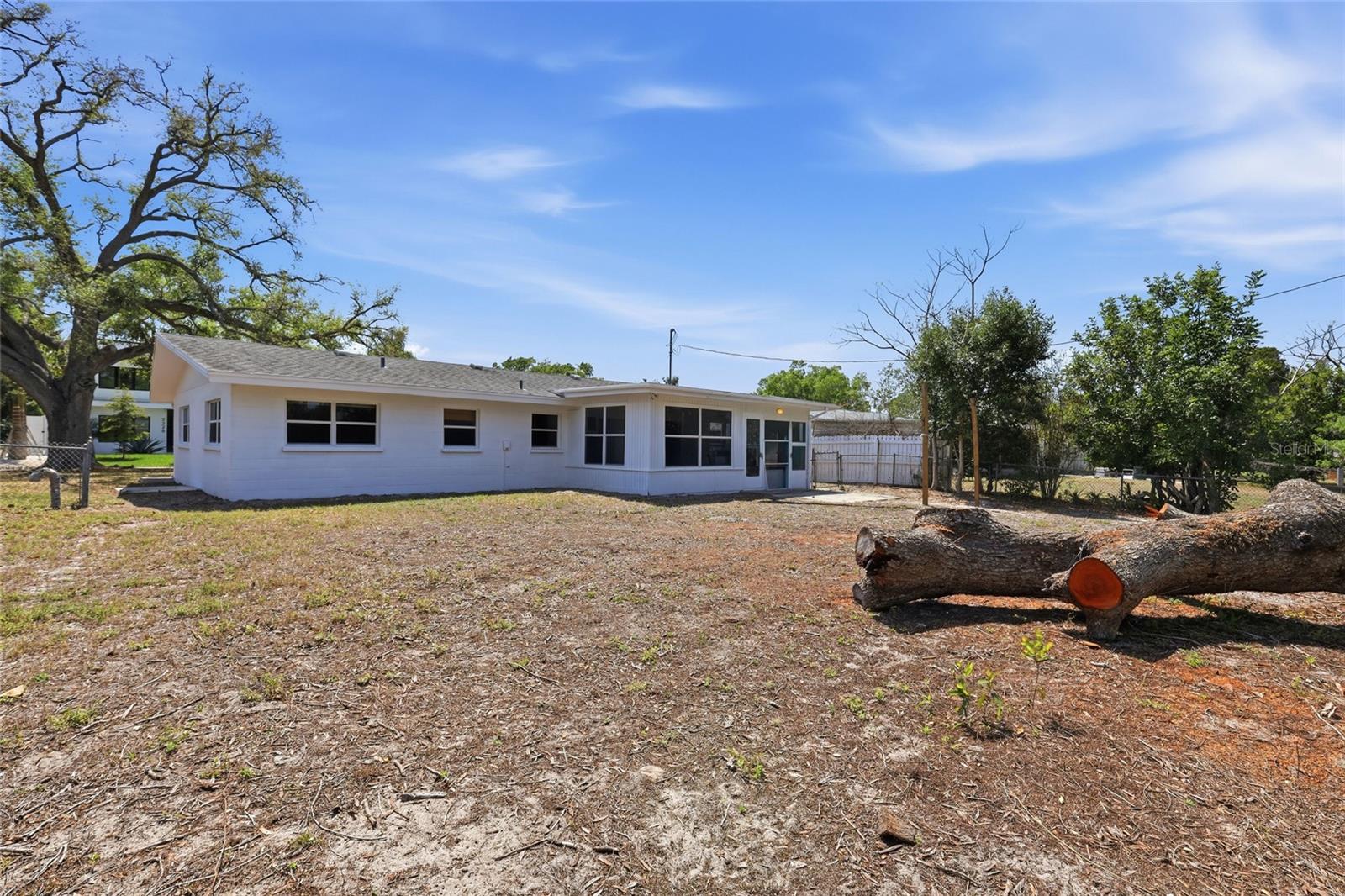 SOUTH GATE - Residential