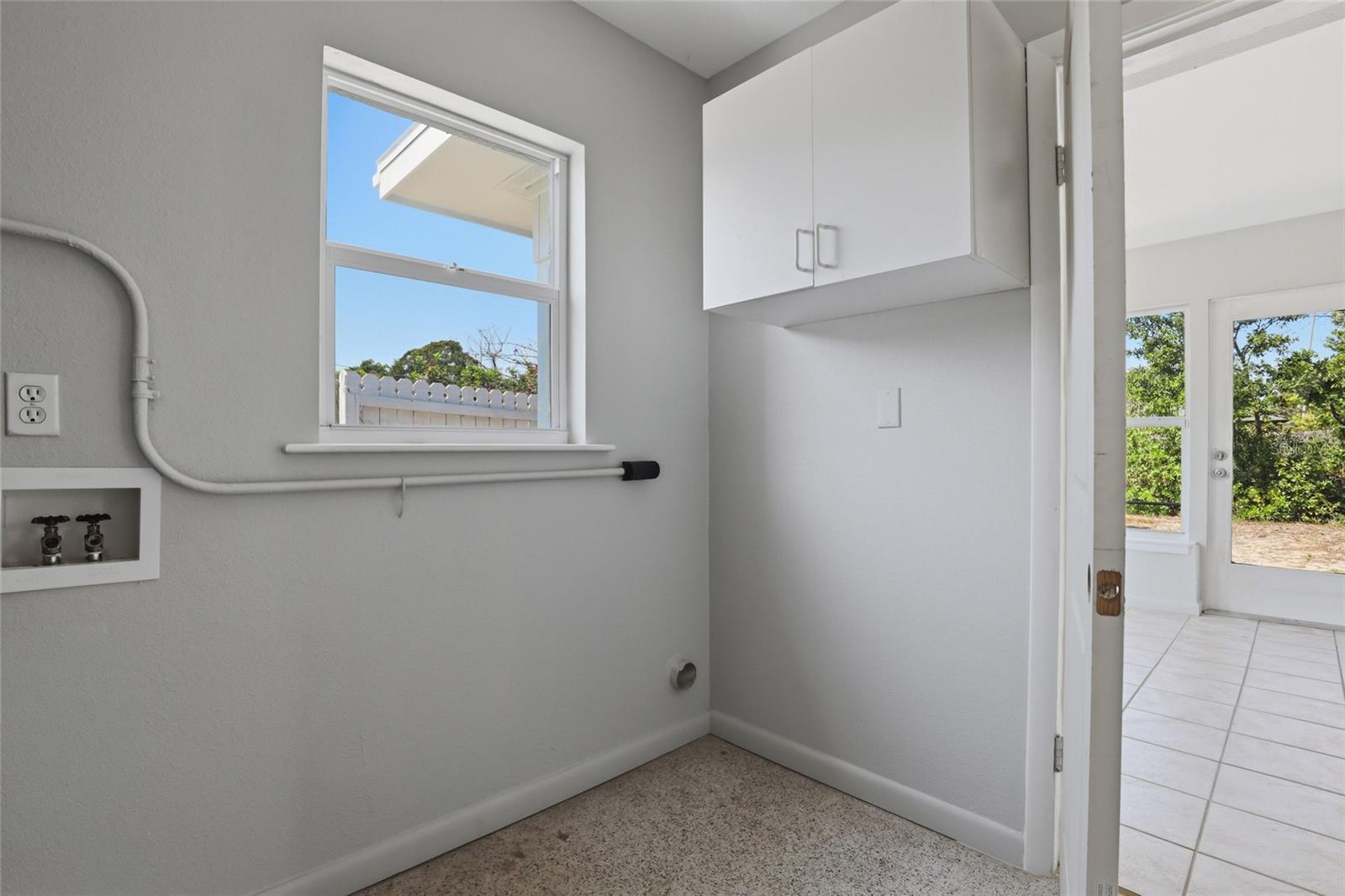 SOUTH GATE - Residential