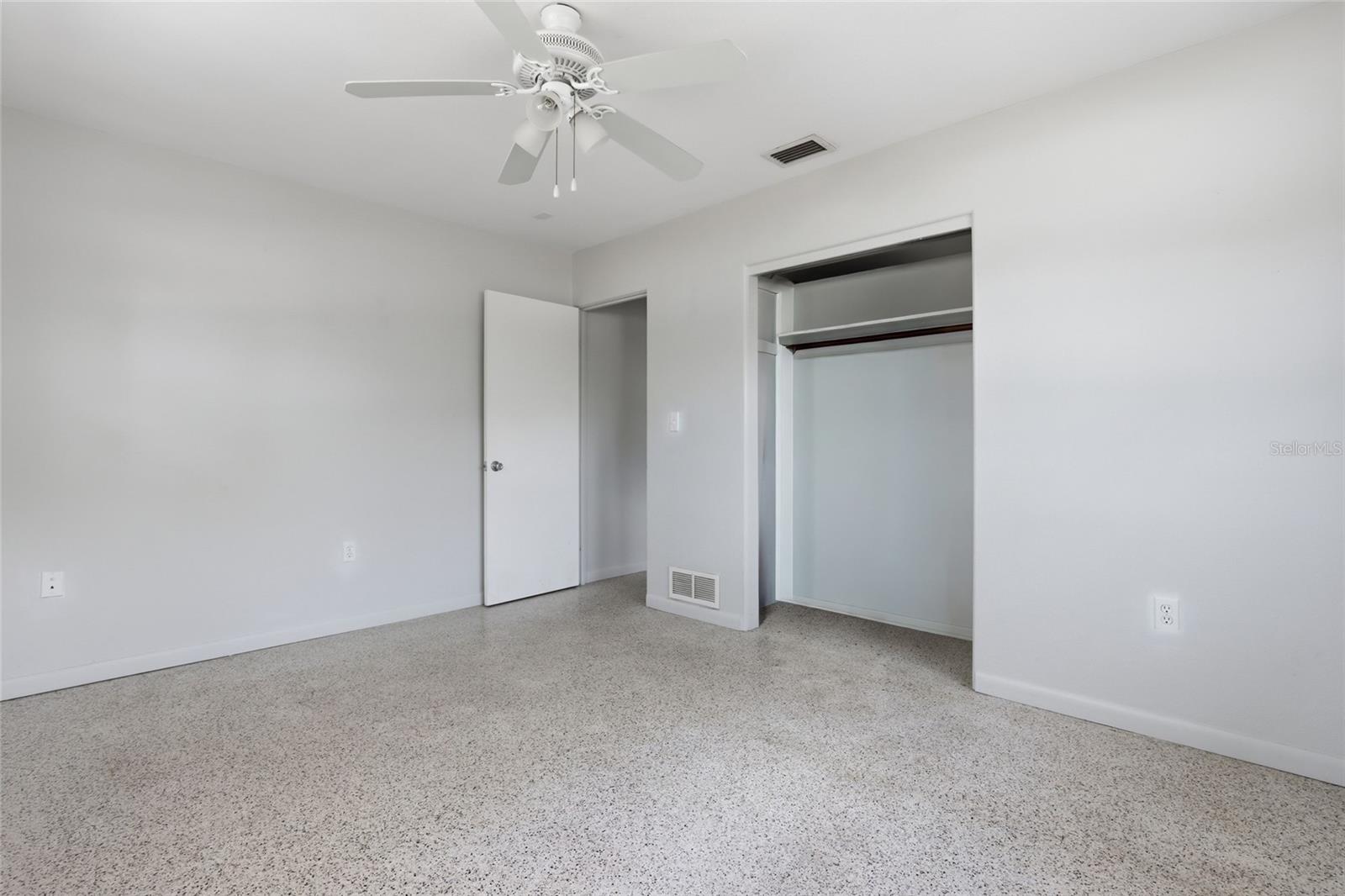 SOUTH GATE - Residential