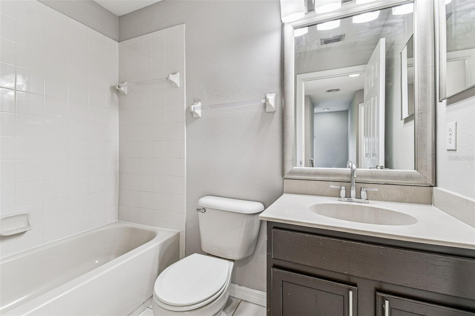 TOWNHOMES OF BAY PORT COLONY - Residential