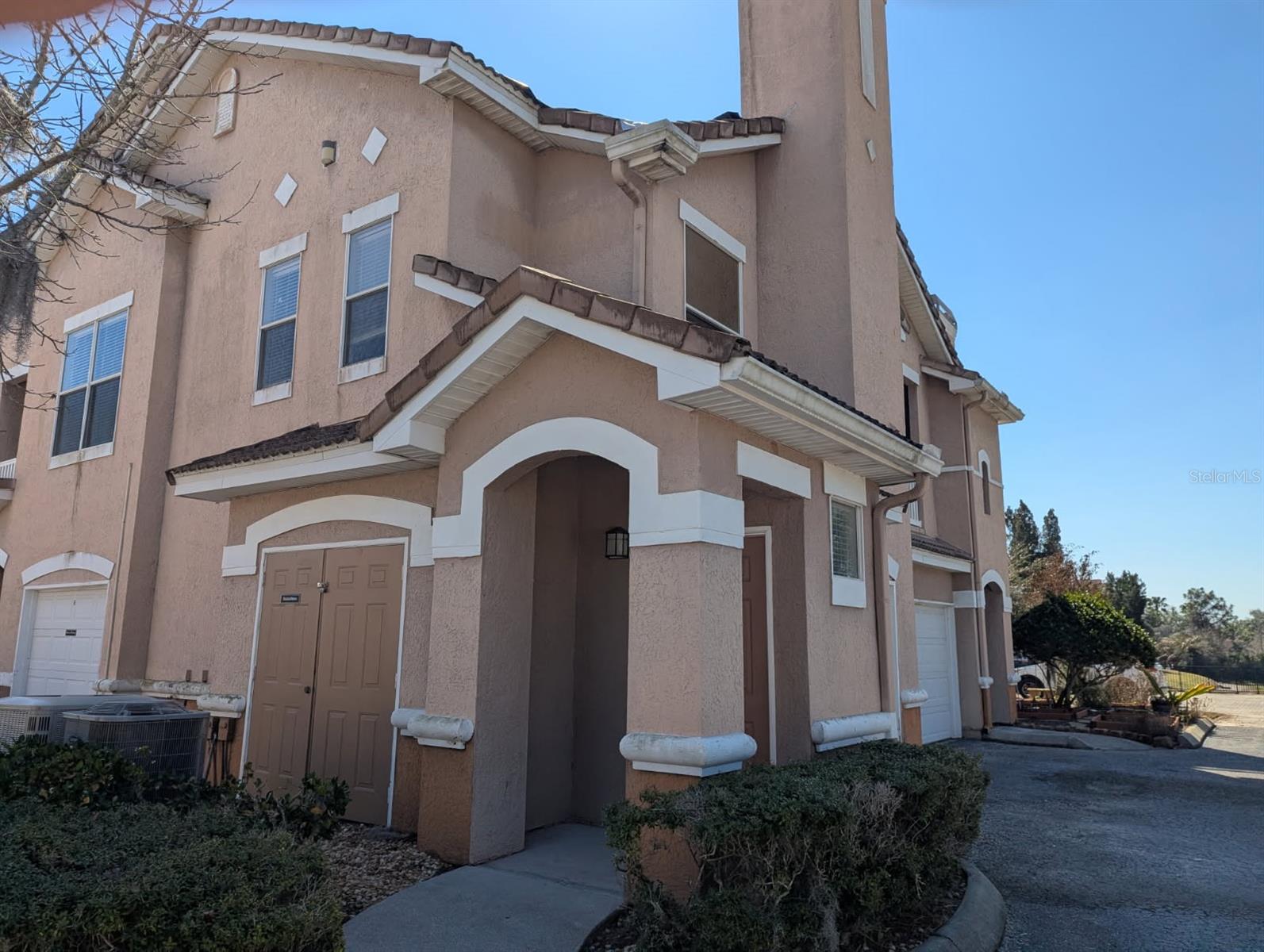 THE VILLAS CONDO - Residential