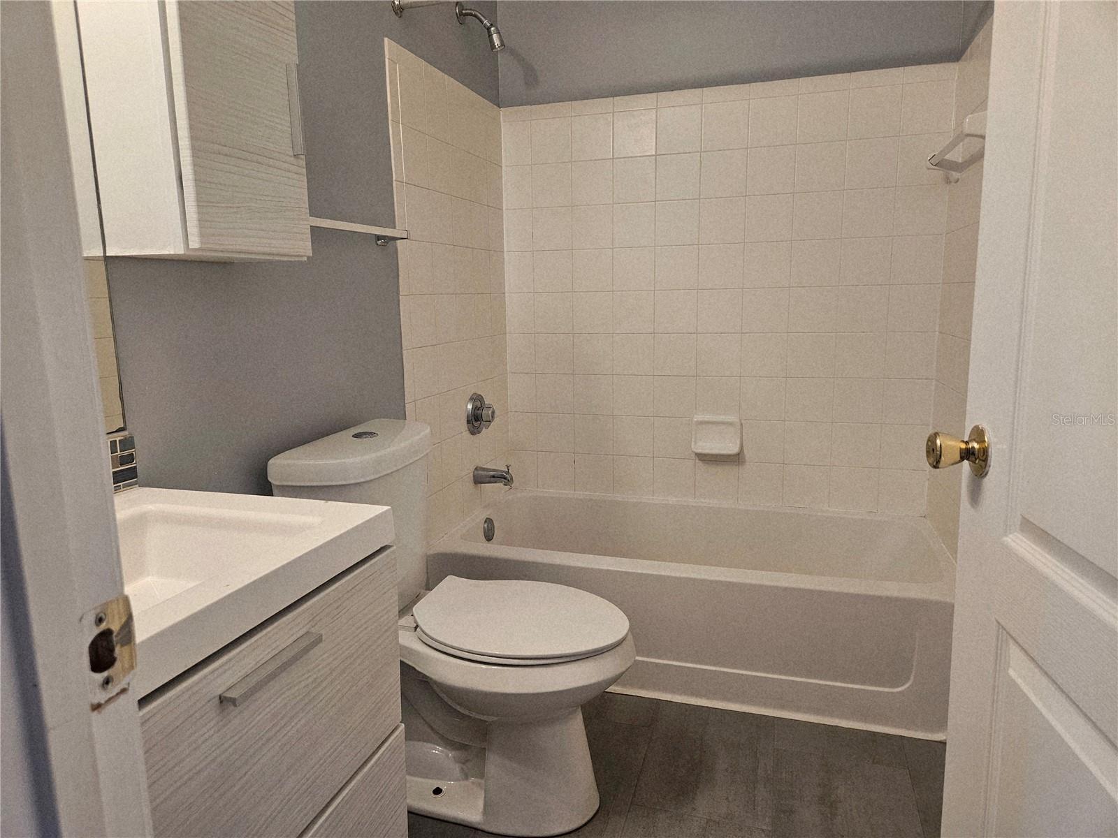 THE VILLAS CONDO - Residential