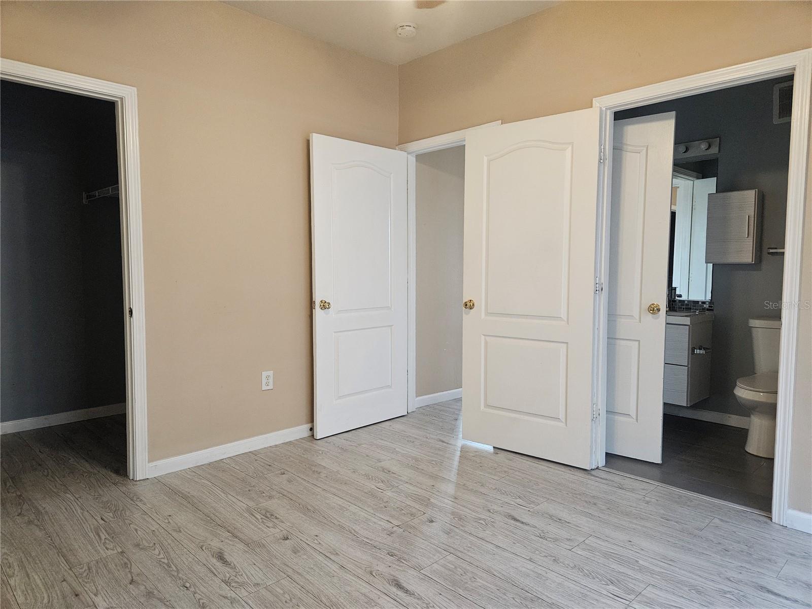 THE VILLAS CONDO - Residential