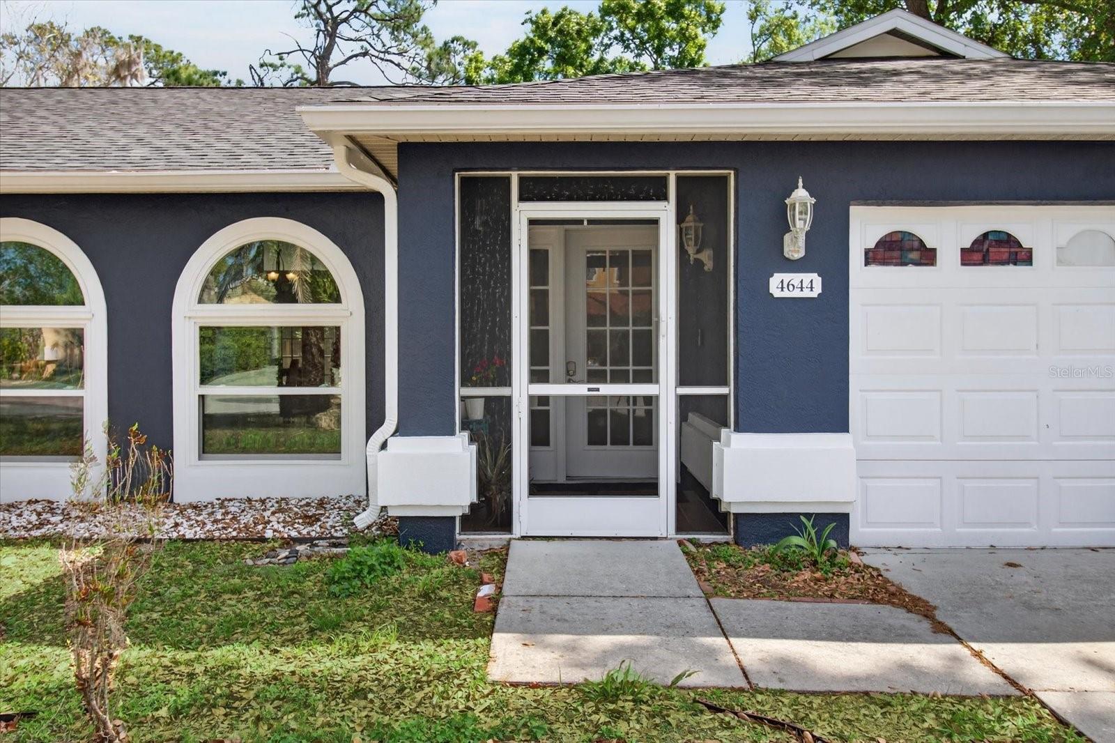 HAMLETS GROVE - Residential