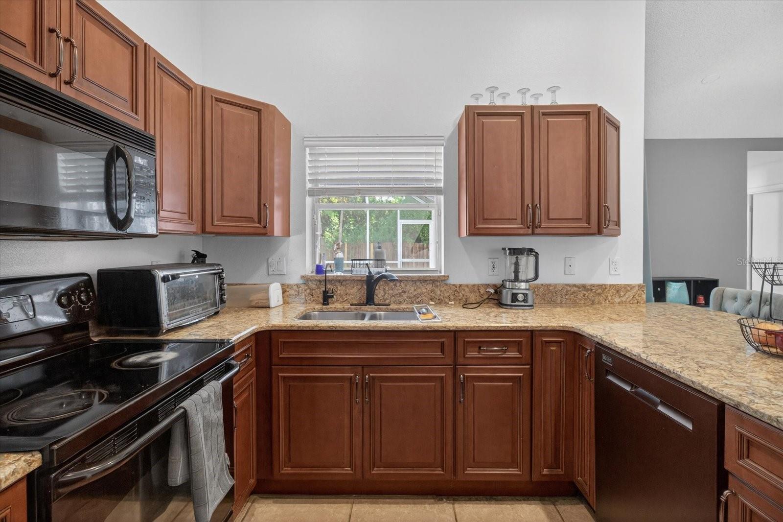 HAMLETS GROVE - Residential