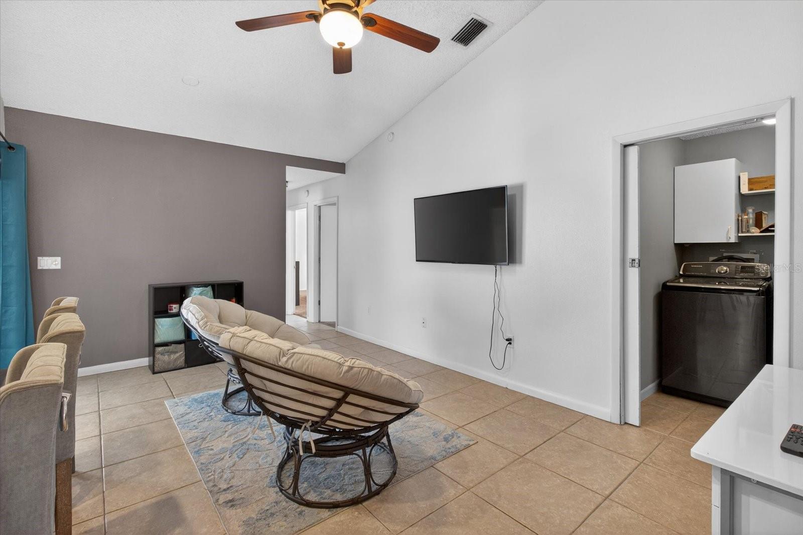 HAMLETS GROVE - Residential