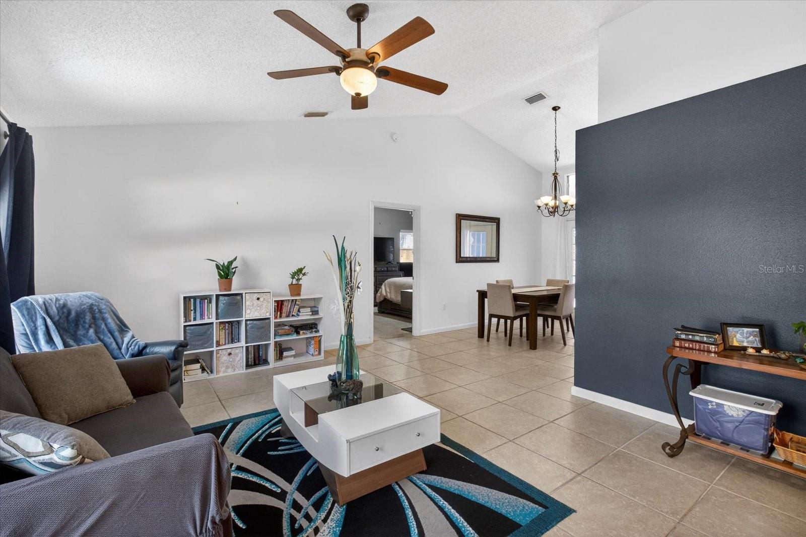 HAMLETS GROVE - Residential