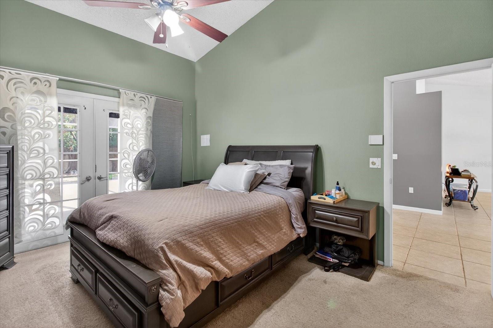 HAMLETS GROVE - Residential