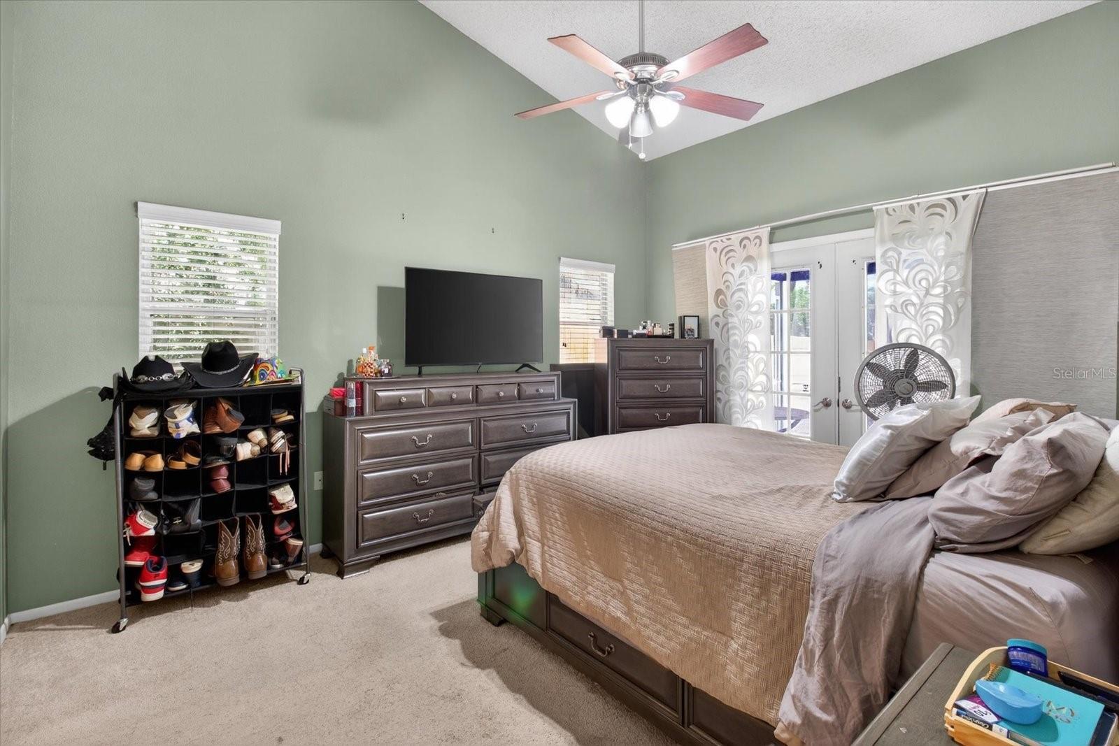 HAMLETS GROVE - Residential