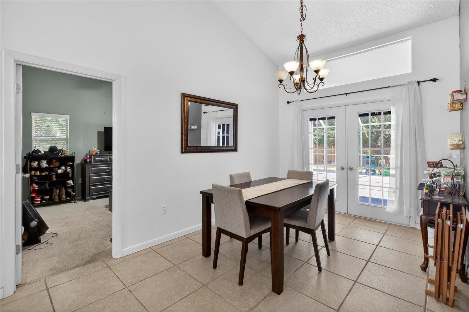 HAMLETS GROVE - Residential