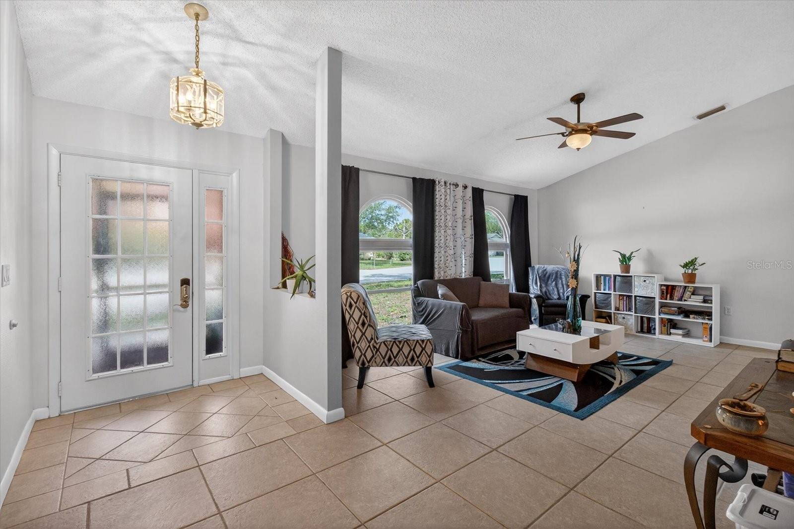 HAMLETS GROVE - Residential