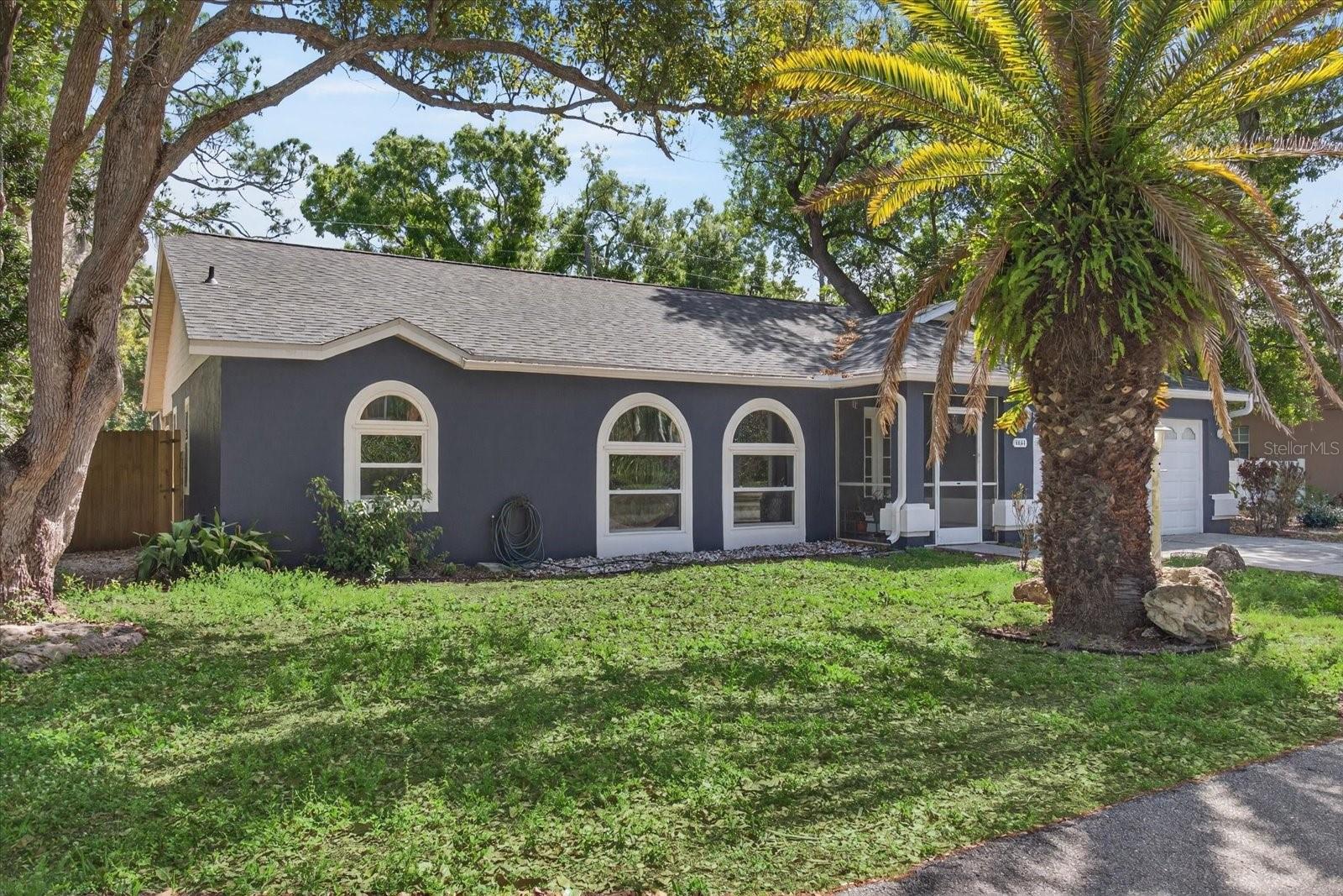 HAMLETS GROVE - Residential