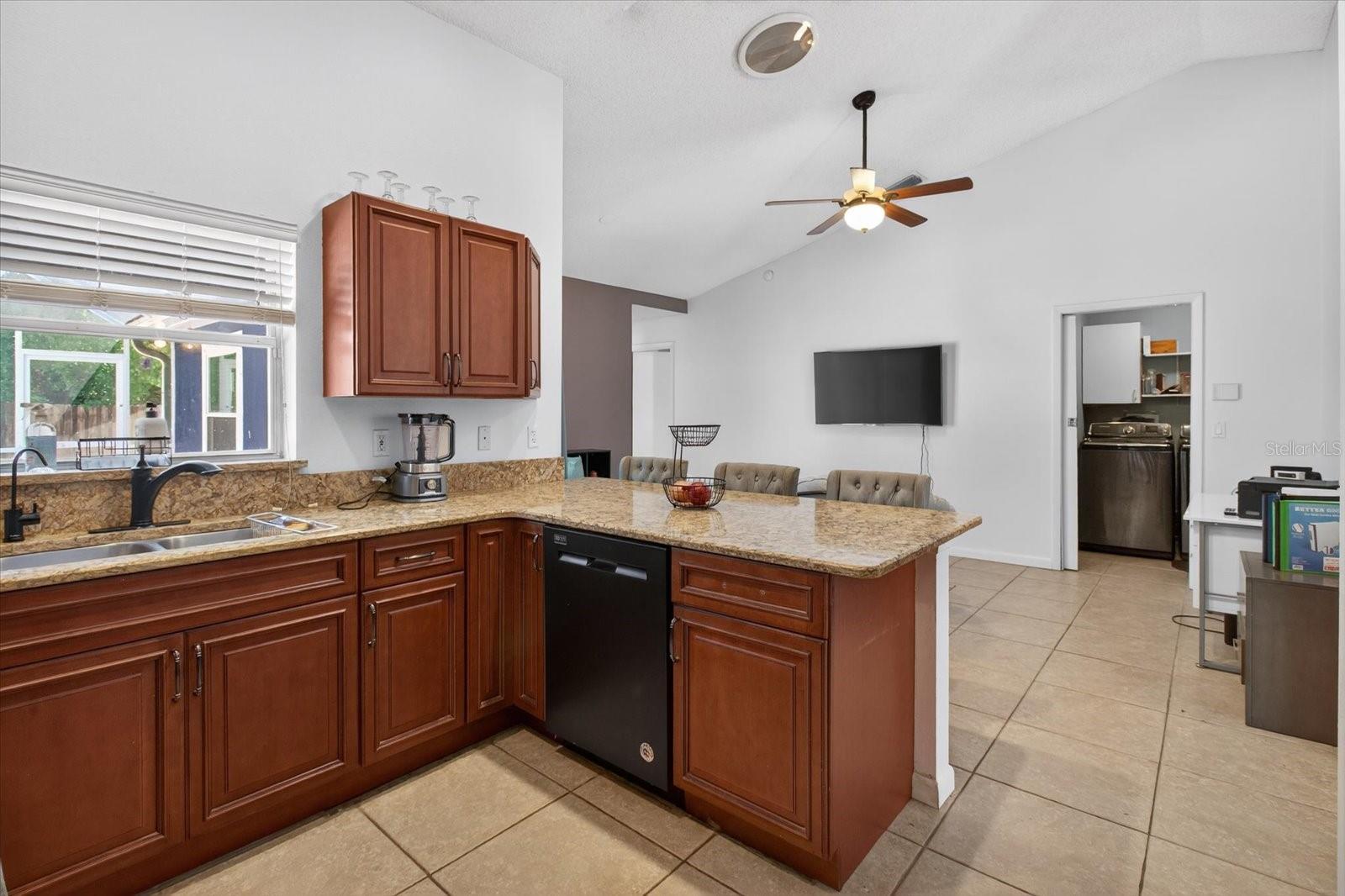 HAMLETS GROVE - Residential