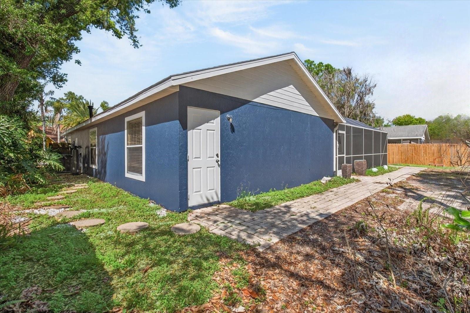 HAMLETS GROVE - Residential