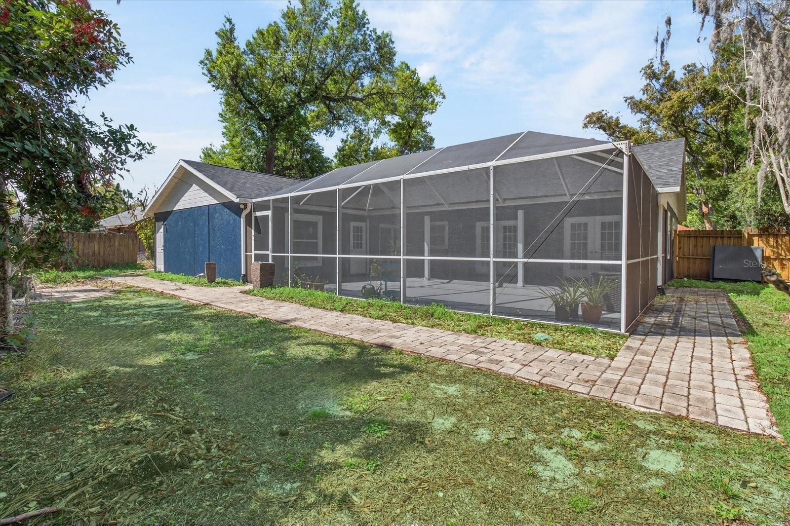 HAMLETS GROVE - Residential