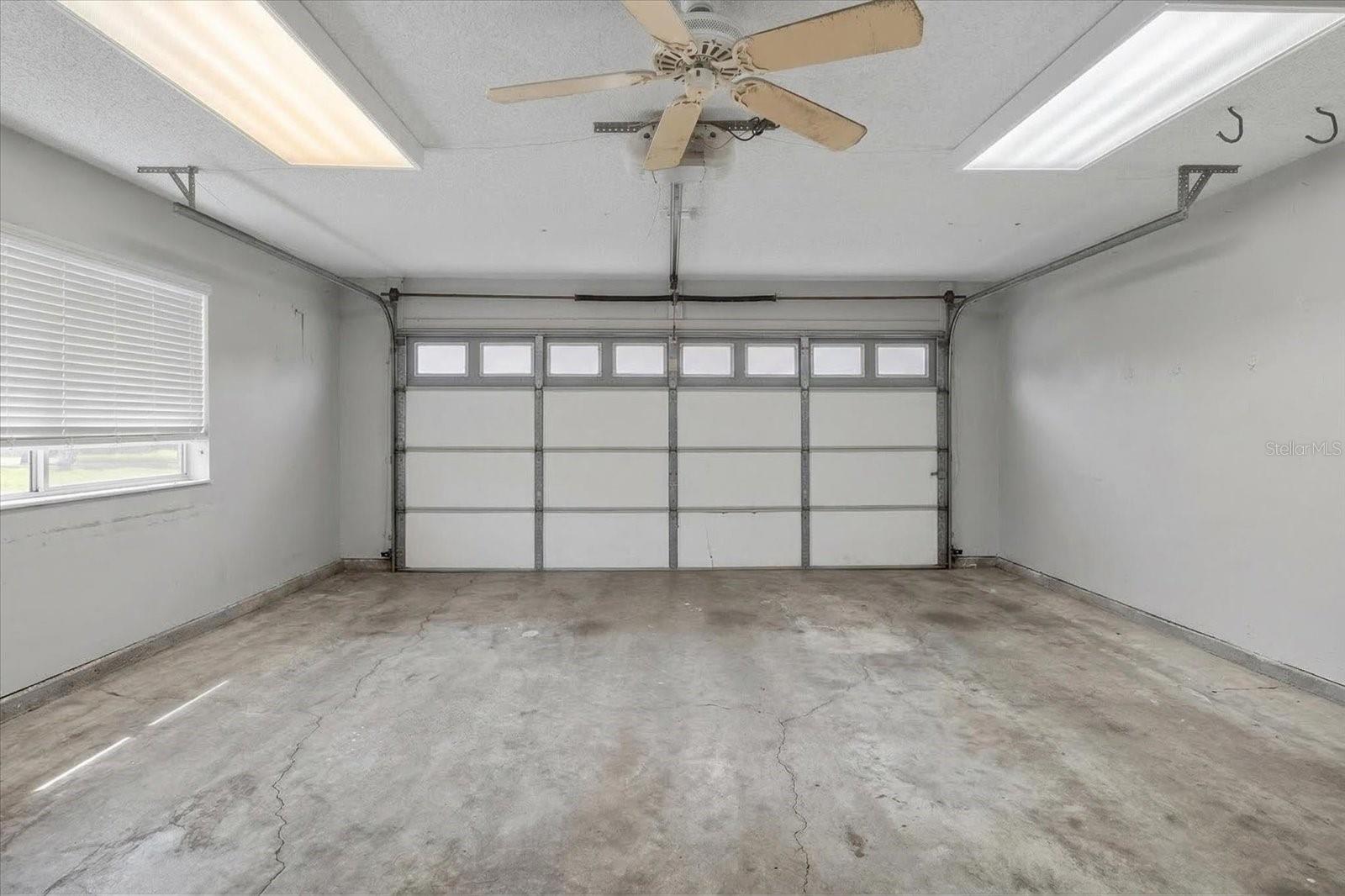 HAMLETS GROVE - Residential