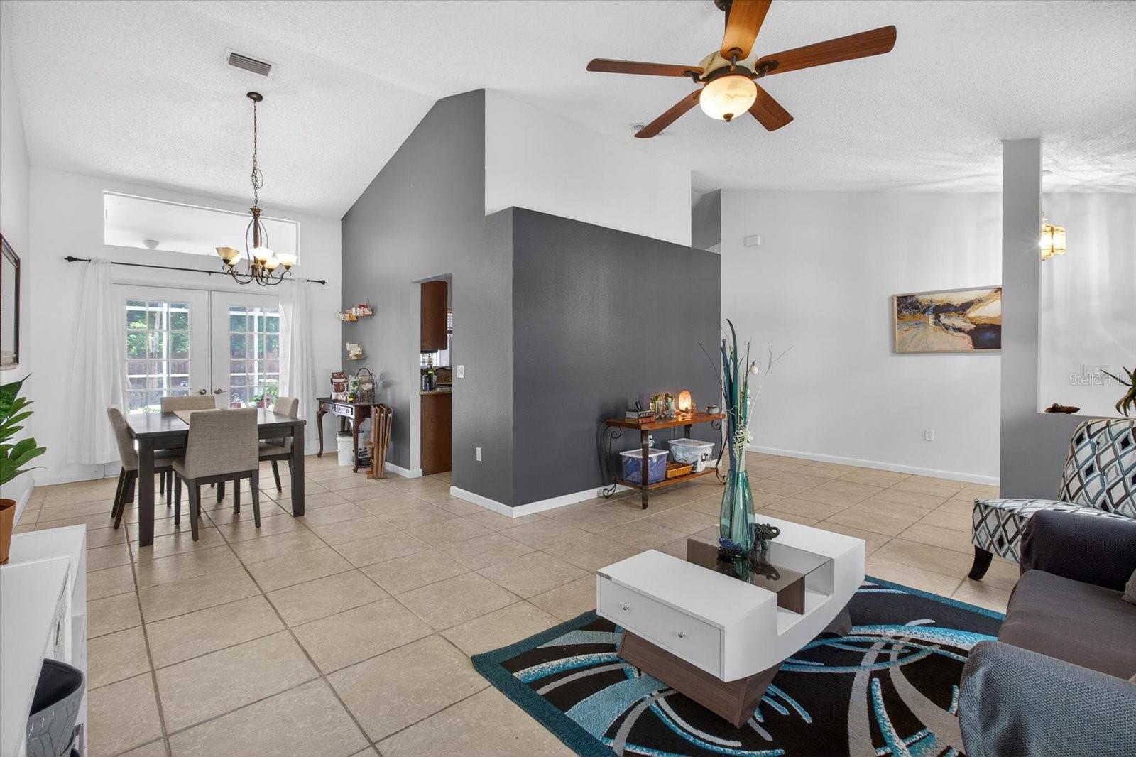 HAMLETS GROVE - Residential