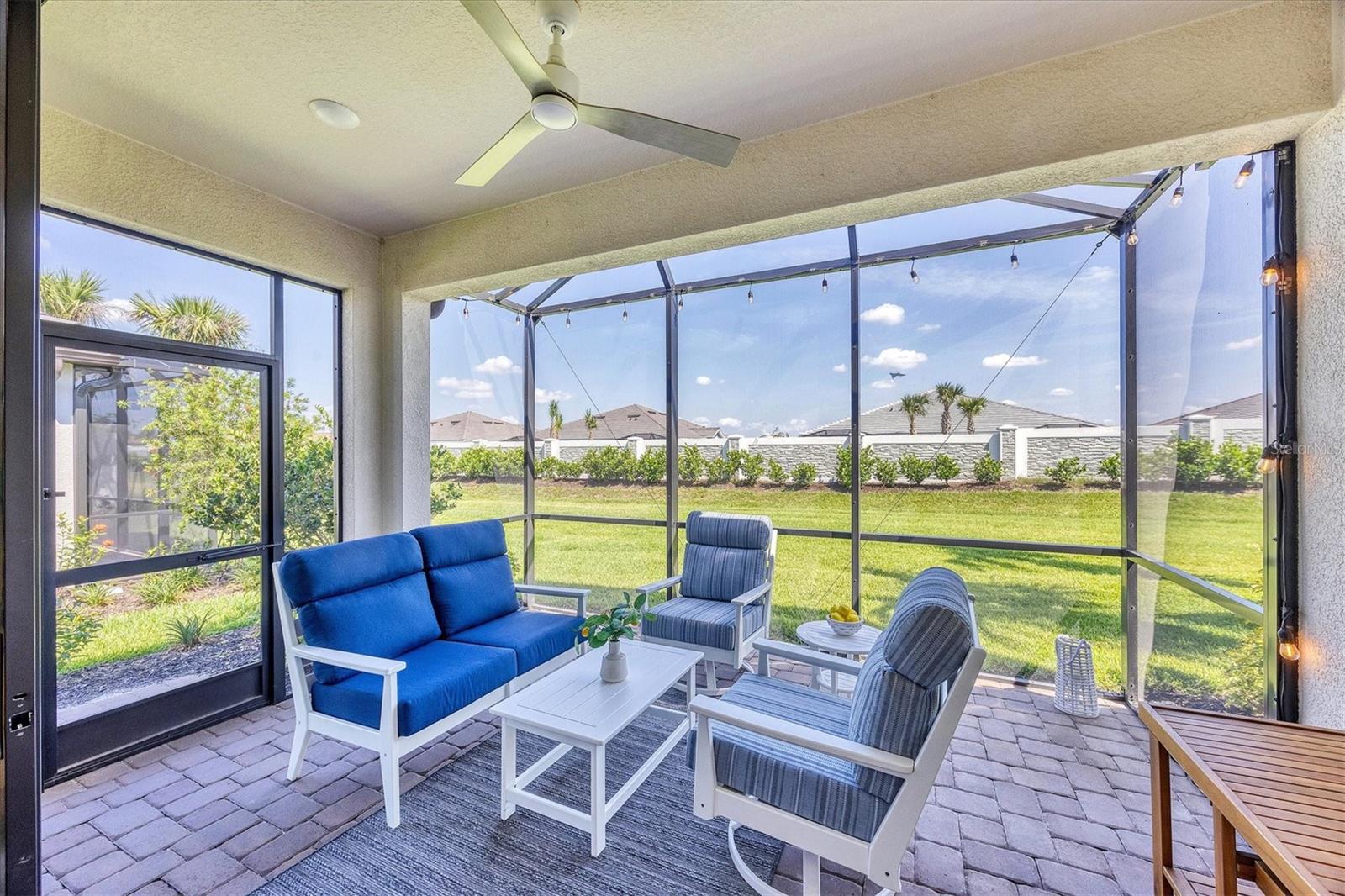 AZARIO ESPLANADE PH VII - Residential