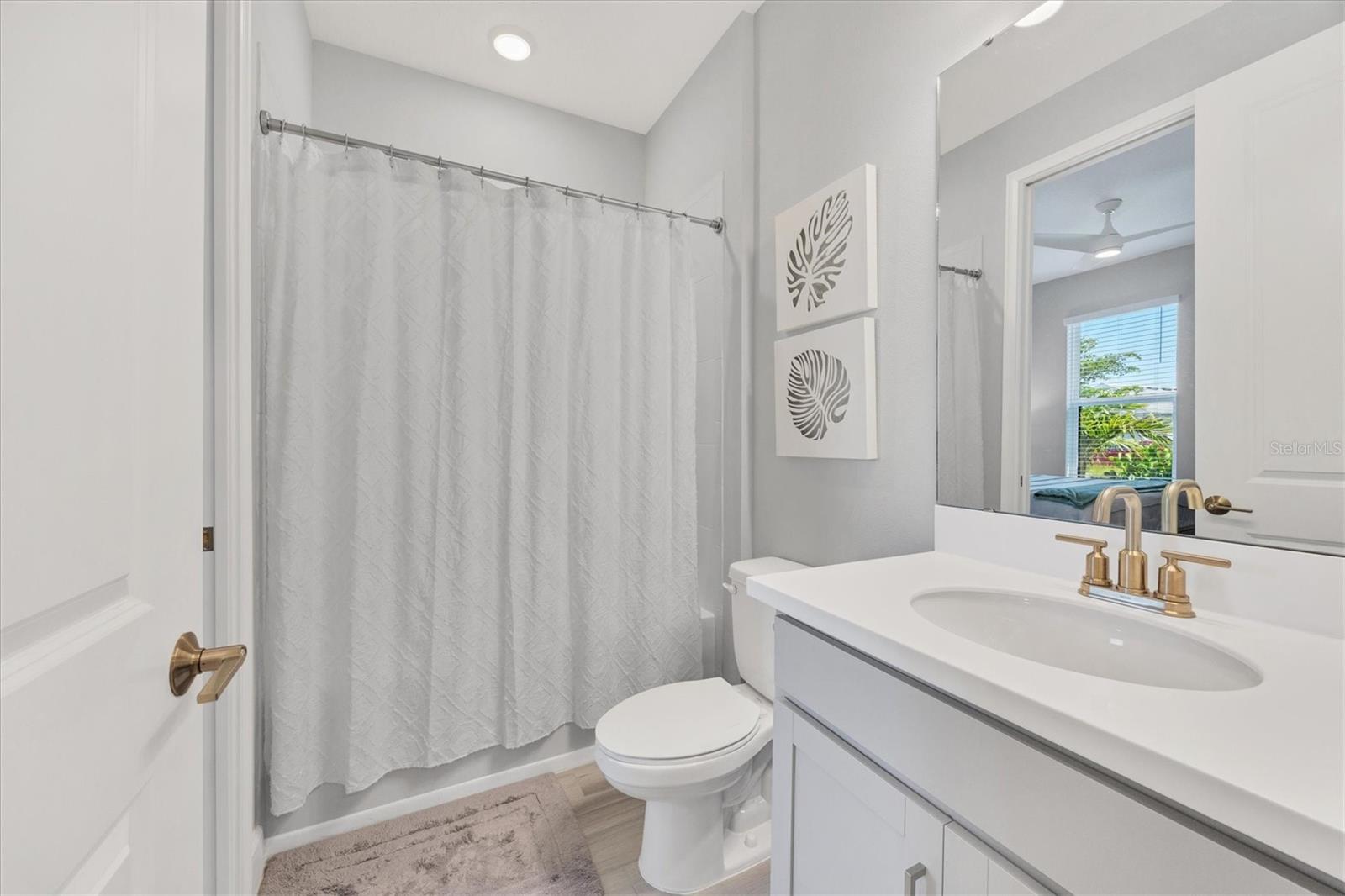 AZARIO ESPLANADE PH VII - Residential