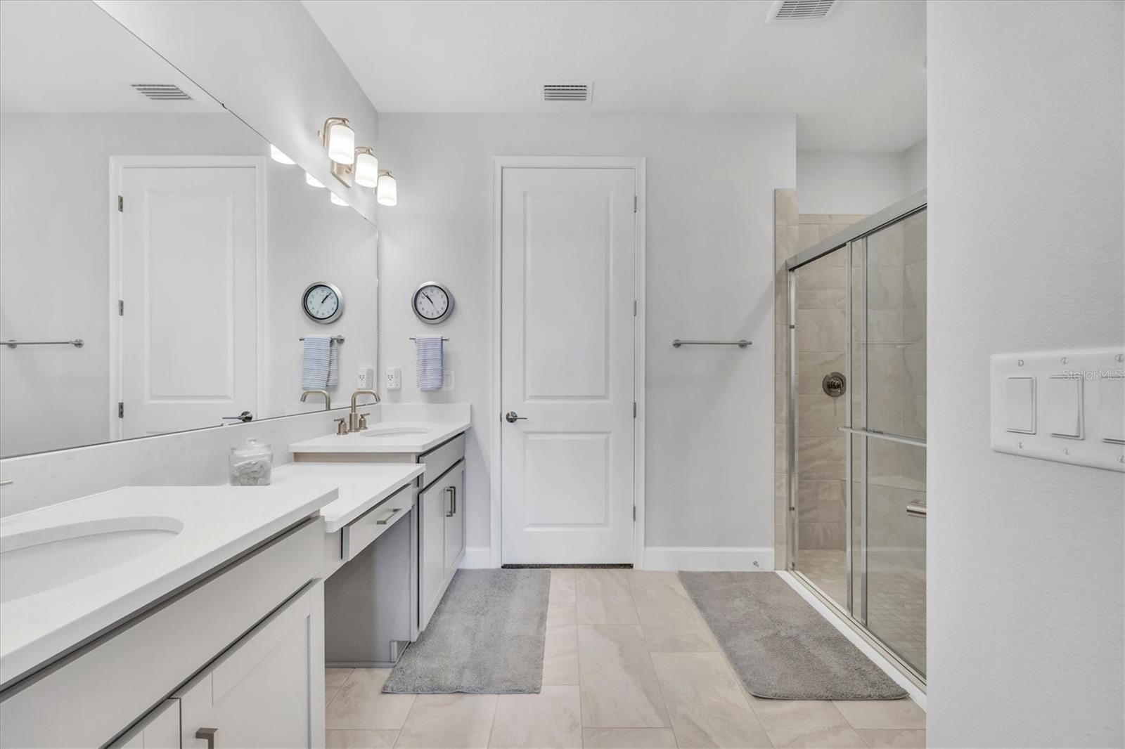 AZARIO ESPLANADE PH VII - Residential