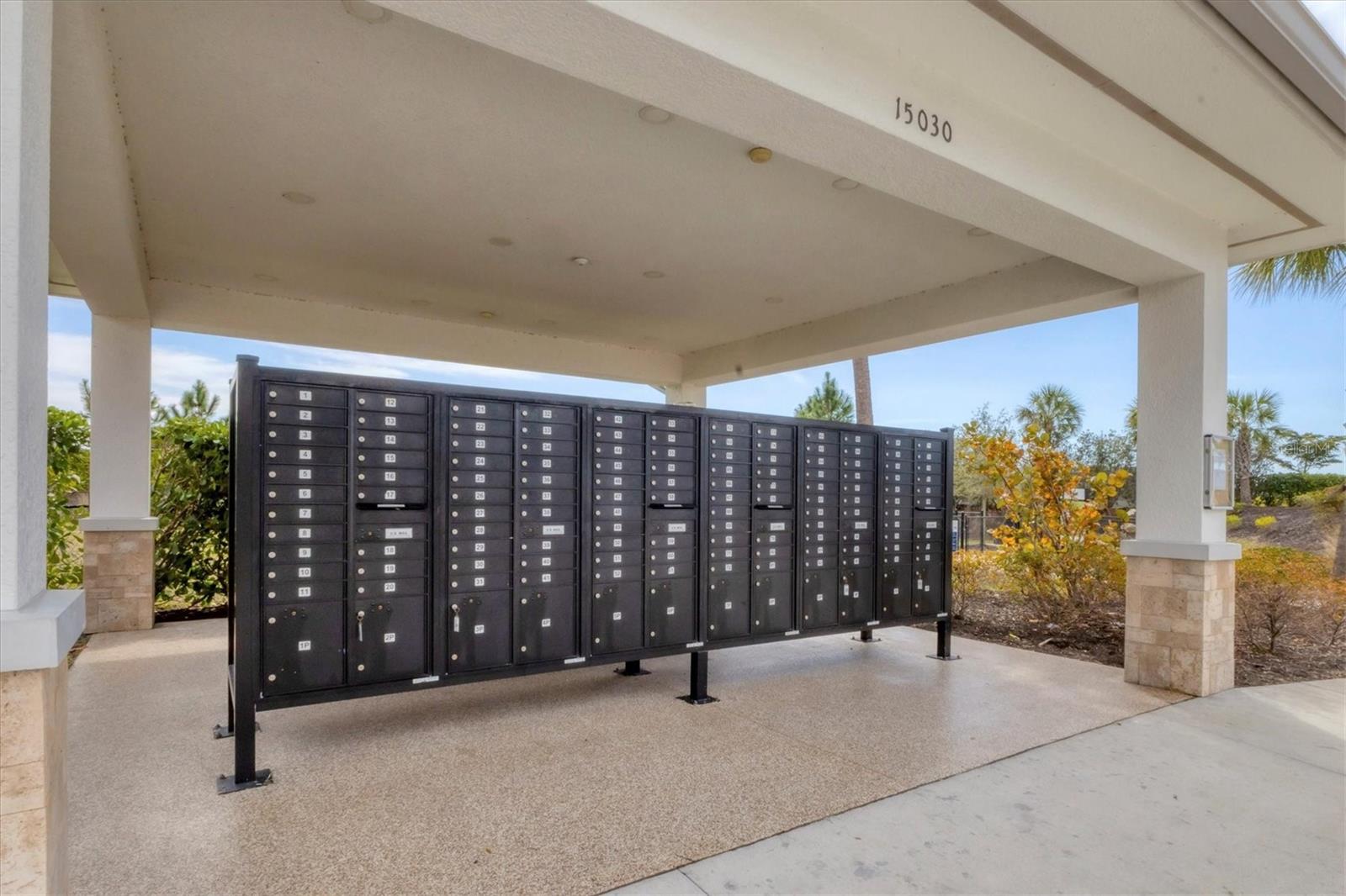 AZARIO ESPLANADE PH VII - Residential