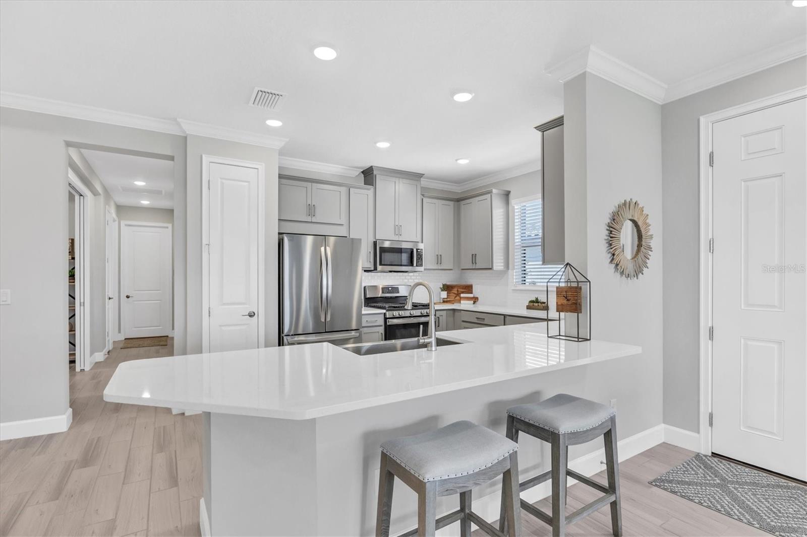 AZARIO ESPLANADE PH VII - Residential