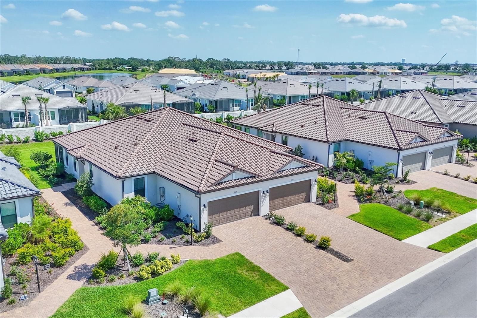 AZARIO ESPLANADE PH VII - Residential