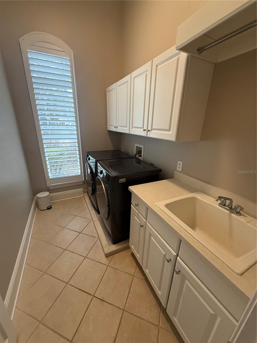 KEYSTONE SHORES ESTATES - Residential