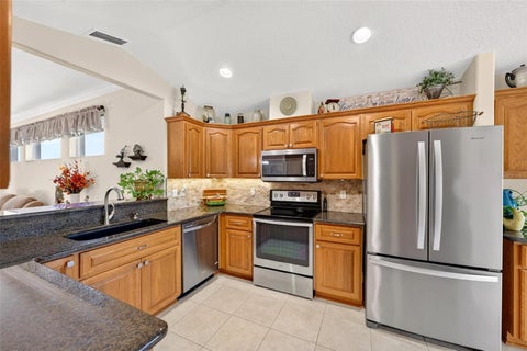Tiny photo for 5486 Bounty Circle, Tavares, FL 32778 (MLS # G5119452)
