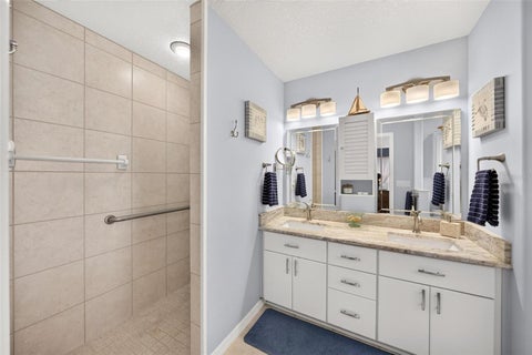 Tiny photo for 5486 Bounty Circle, Tavares, FL 32778 (MLS # G5119452)