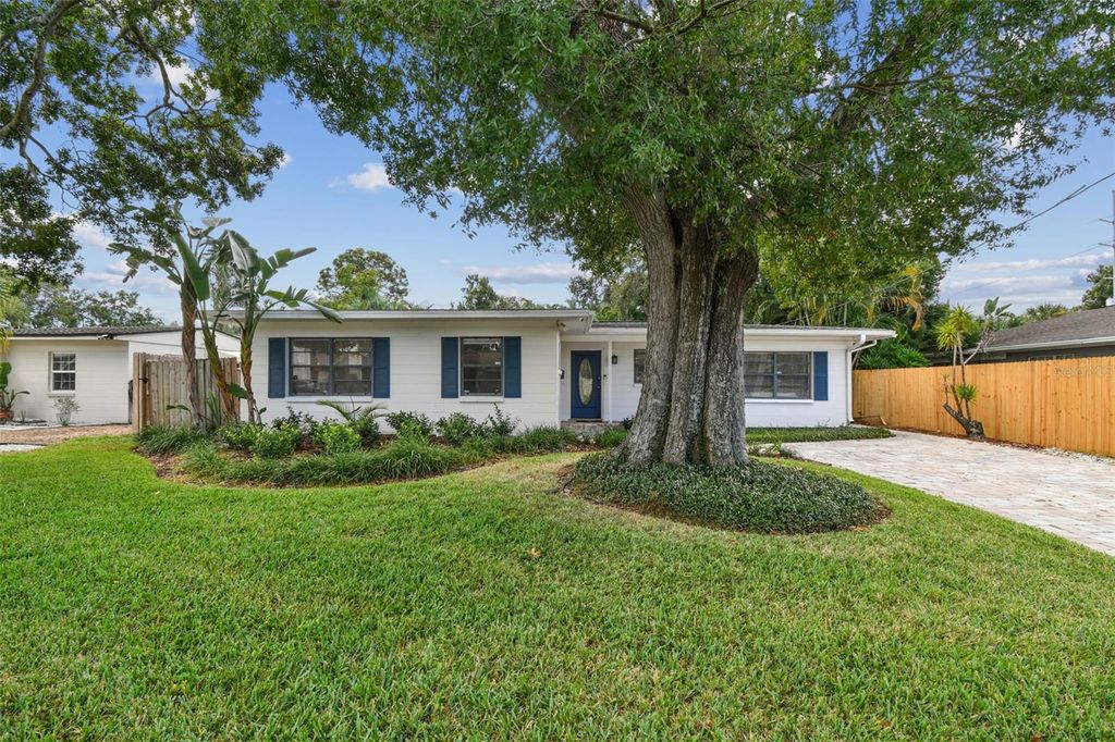 Photo of 3818 W San Miguel Street, Tampa, FL 33629 (MLS # TB8442632)