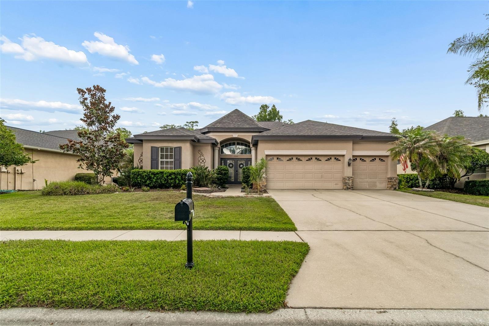 23305 GRACEWOOD CIRCLE