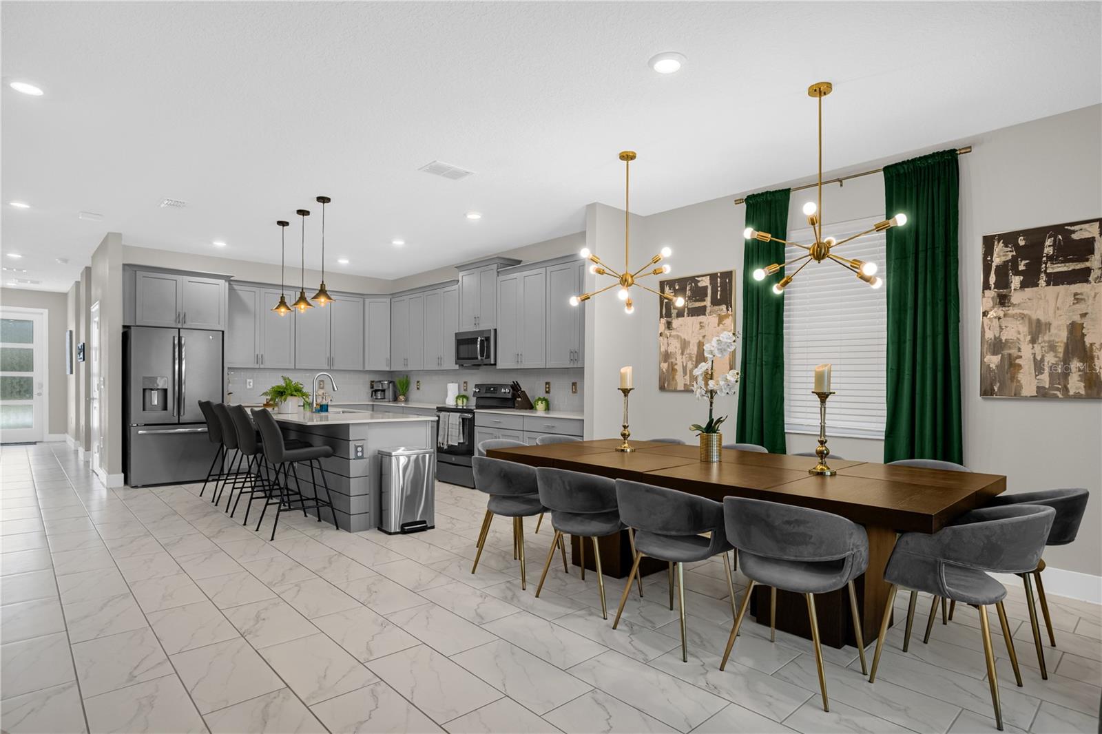 COVE/STOREY LAKE IL - Residential