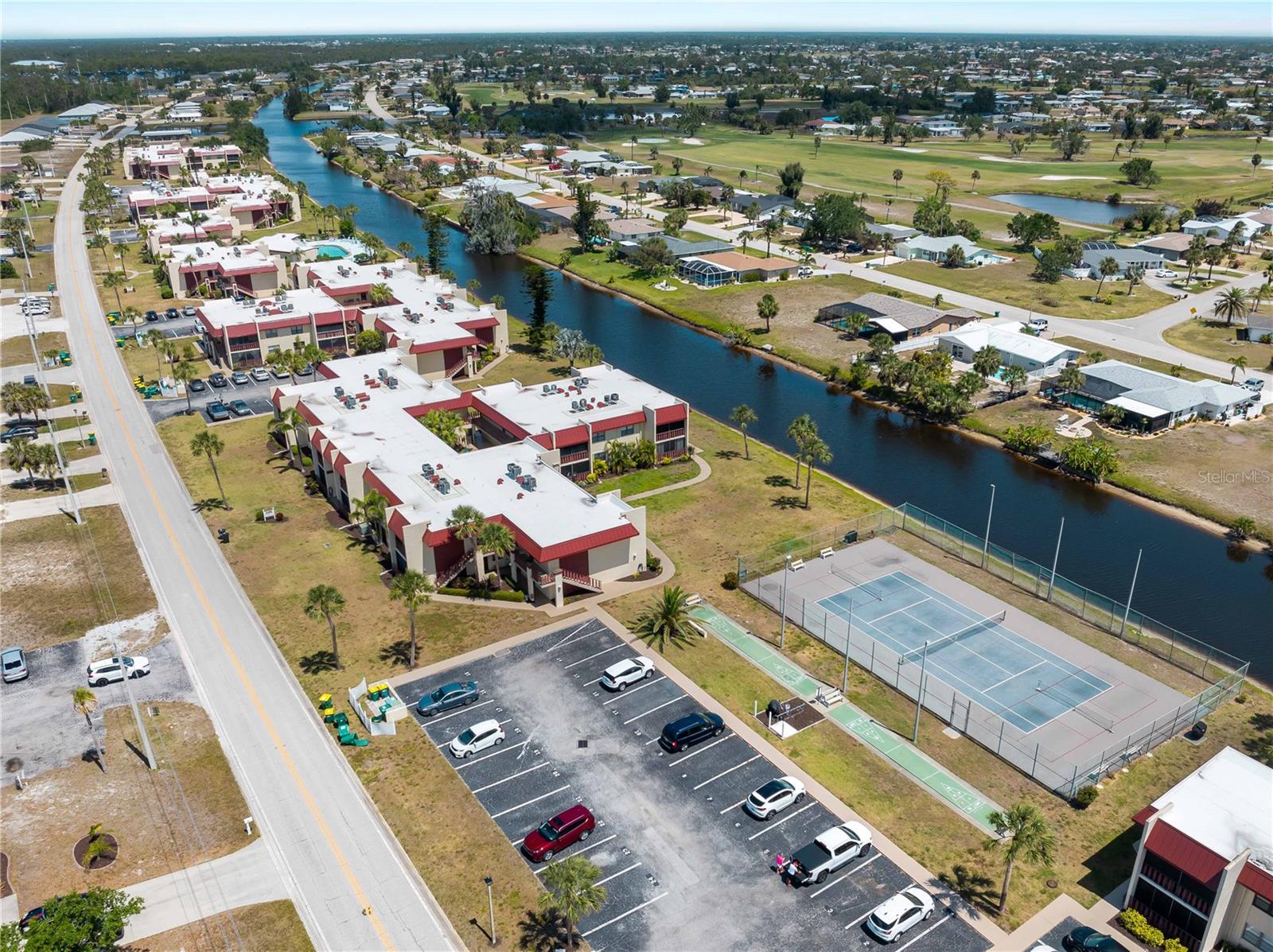 RIVERHOUSE - Residential