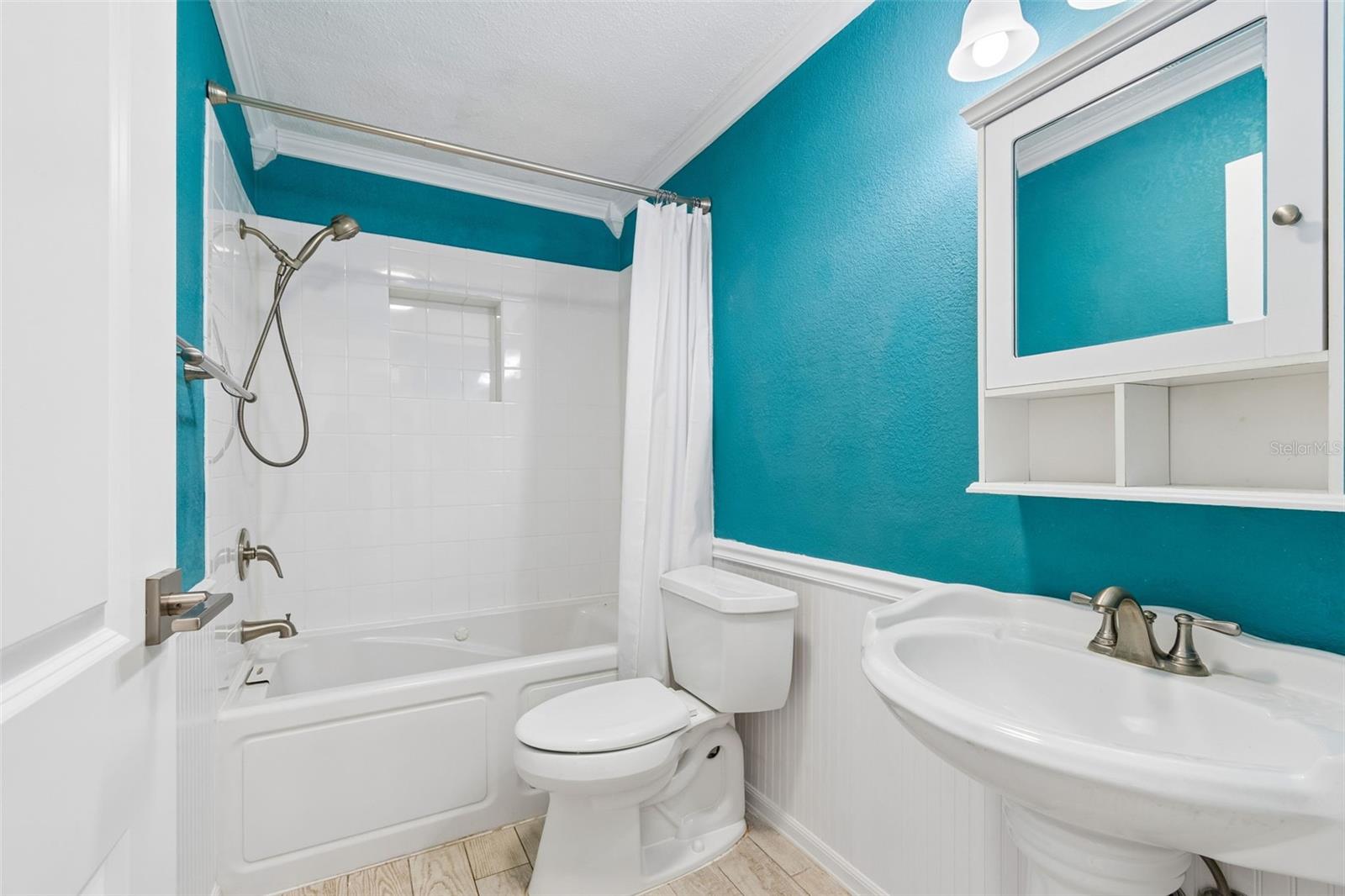 RIDGEWOOD GROVES - Residential