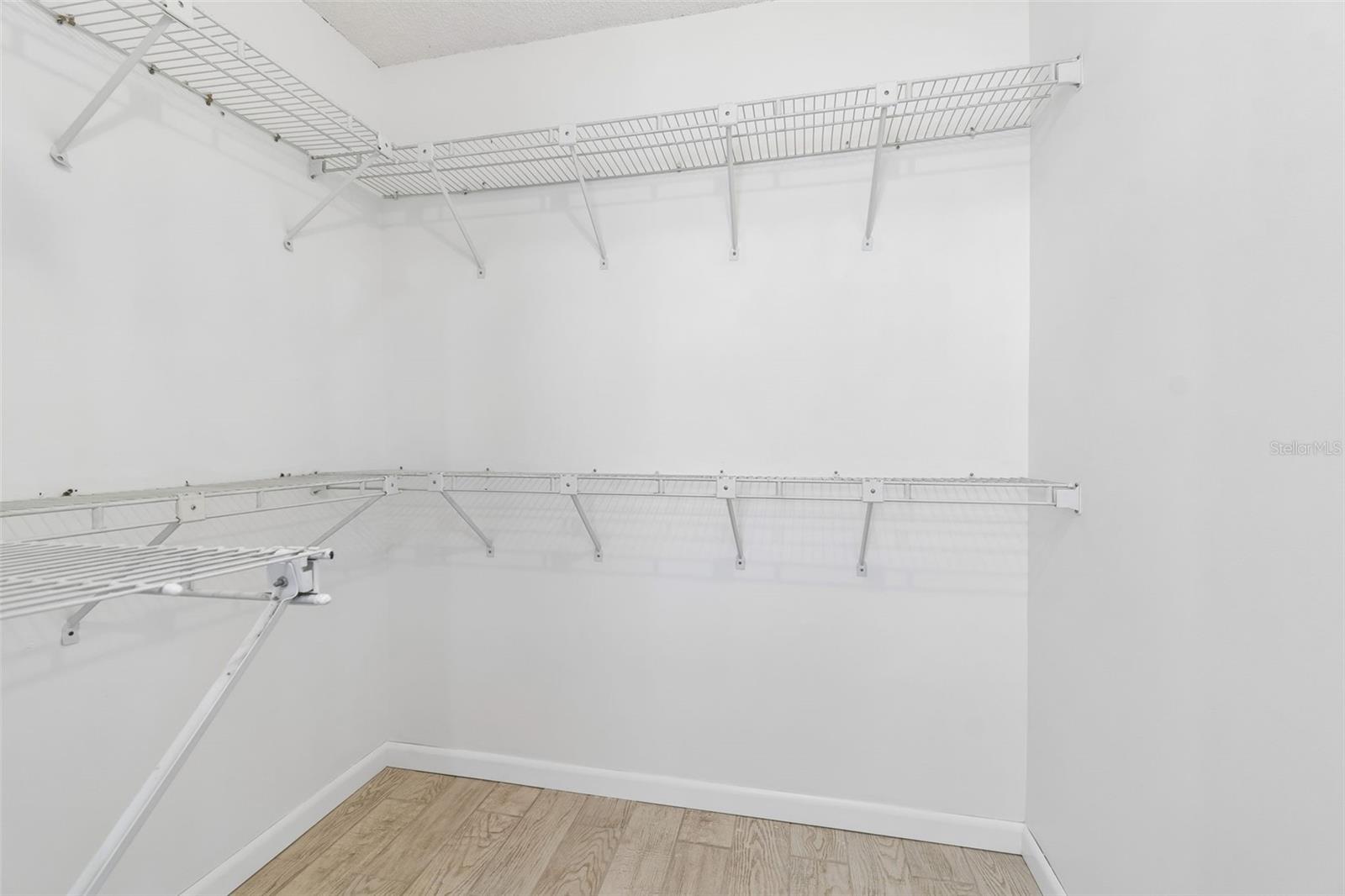 RIDGEWOOD GROVES - Residential