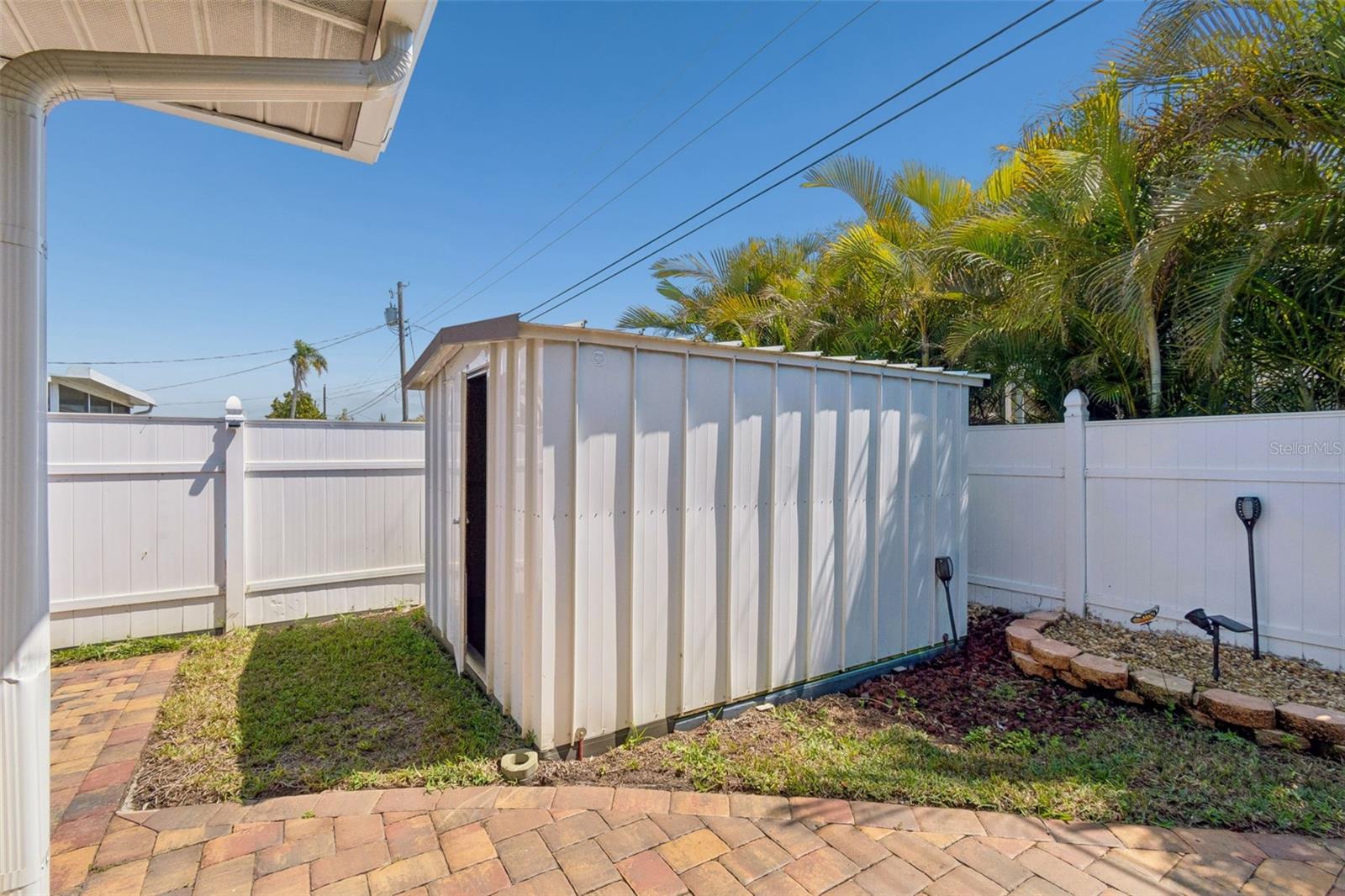 RIDGEWOOD GROVES - Residential