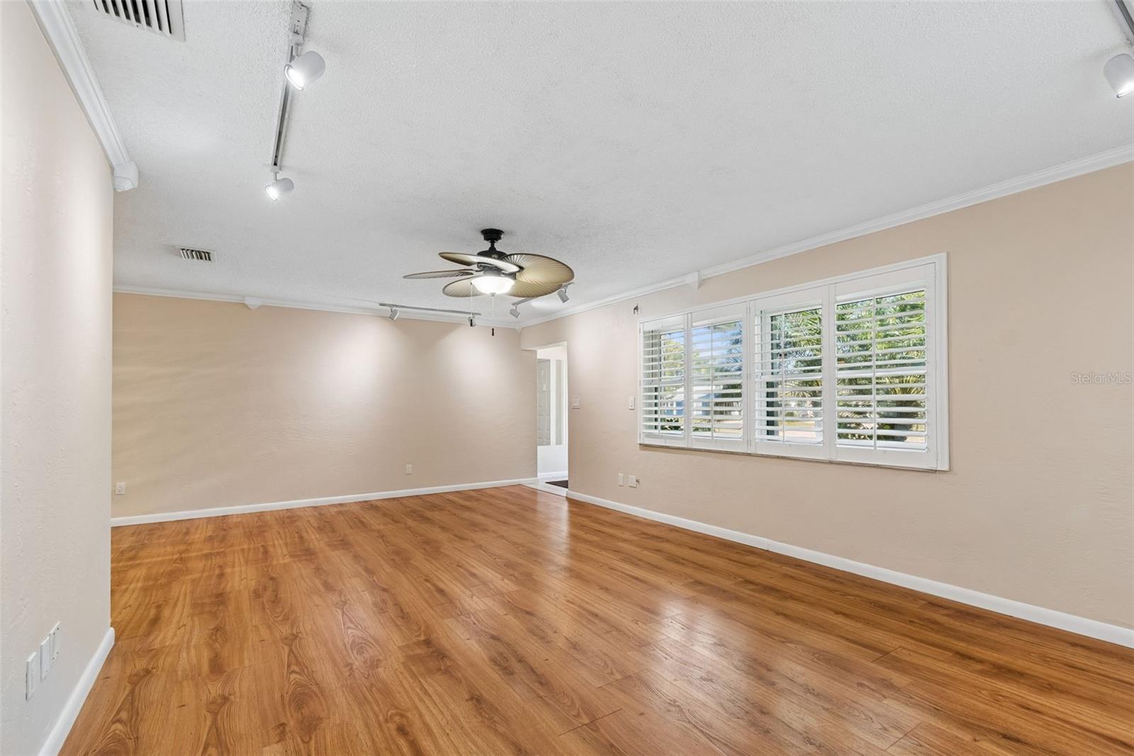 RIDGEWOOD GROVES - Residential