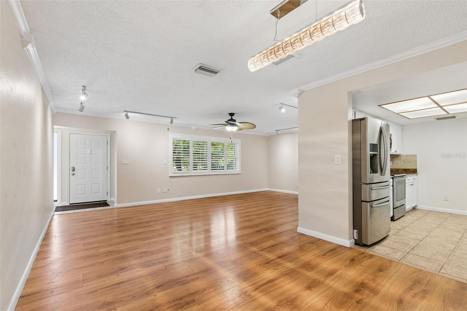 RIDGEWOOD GROVES - Residential