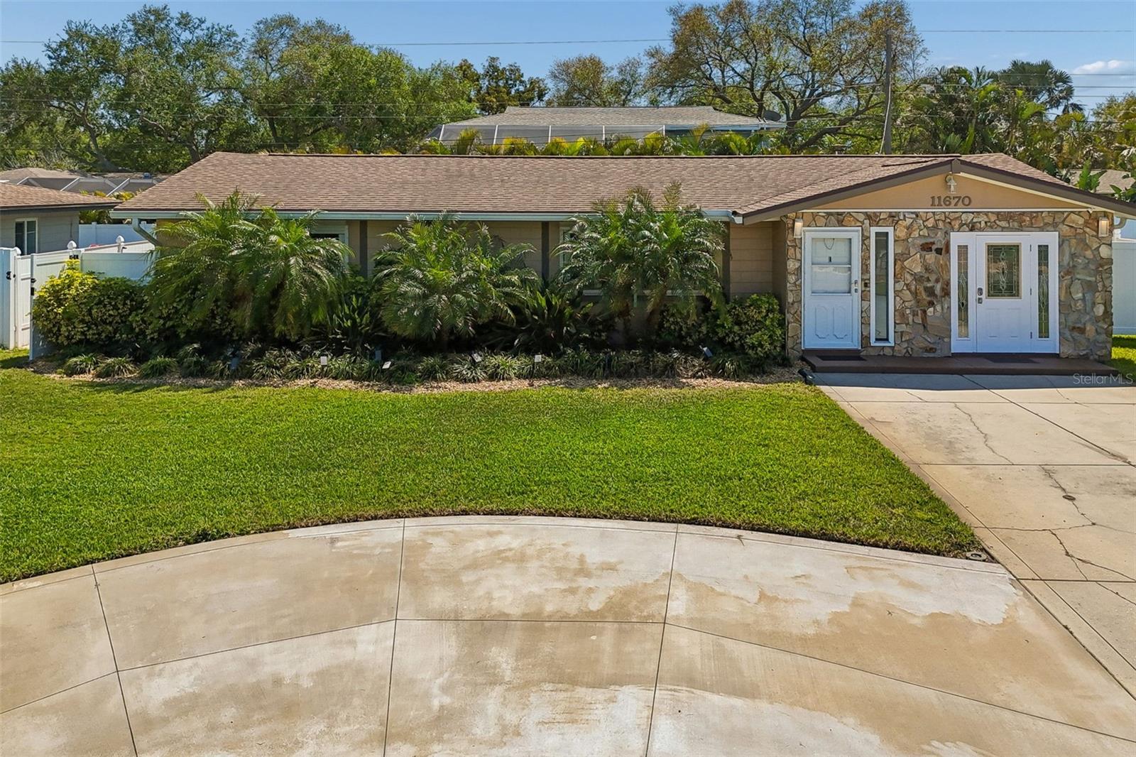 RIDGEWOOD GROVES - Residential