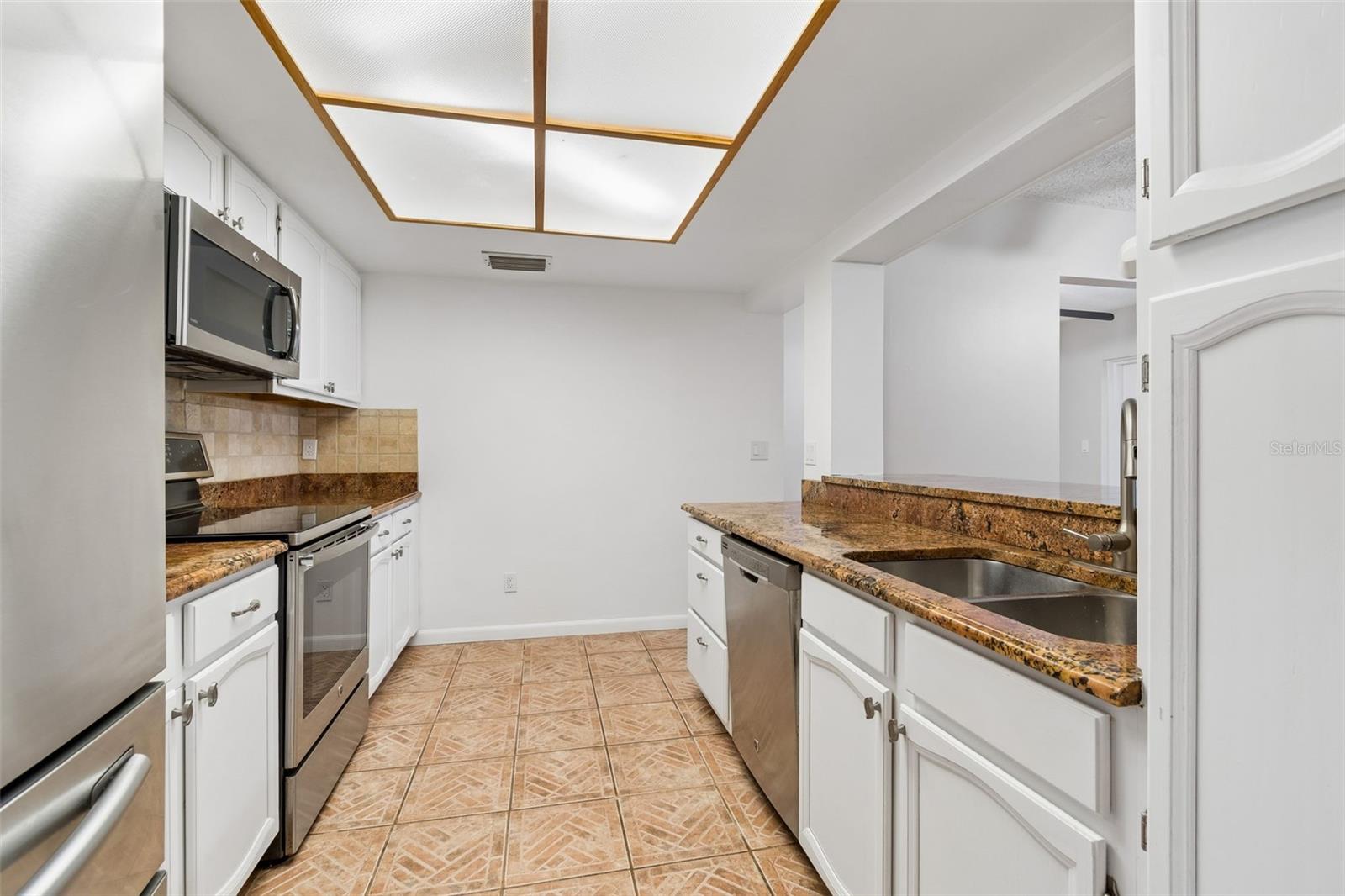 RIDGEWOOD GROVES - Residential