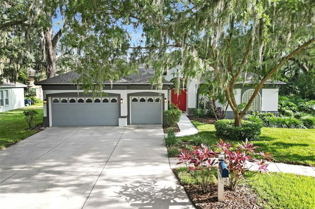 Photo of 5103 Twin Creeks Drive, Valrico, FL 33596 (MLS # A4655143)