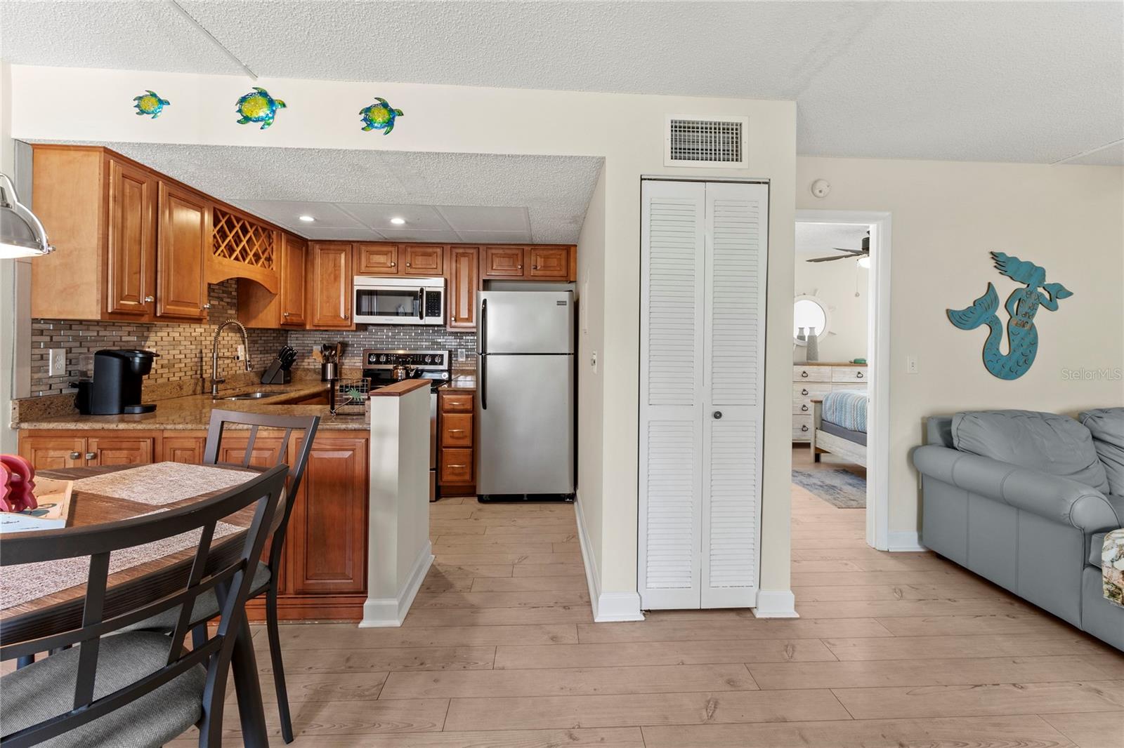 6713 MIDNIGHT PASS ROAD 4